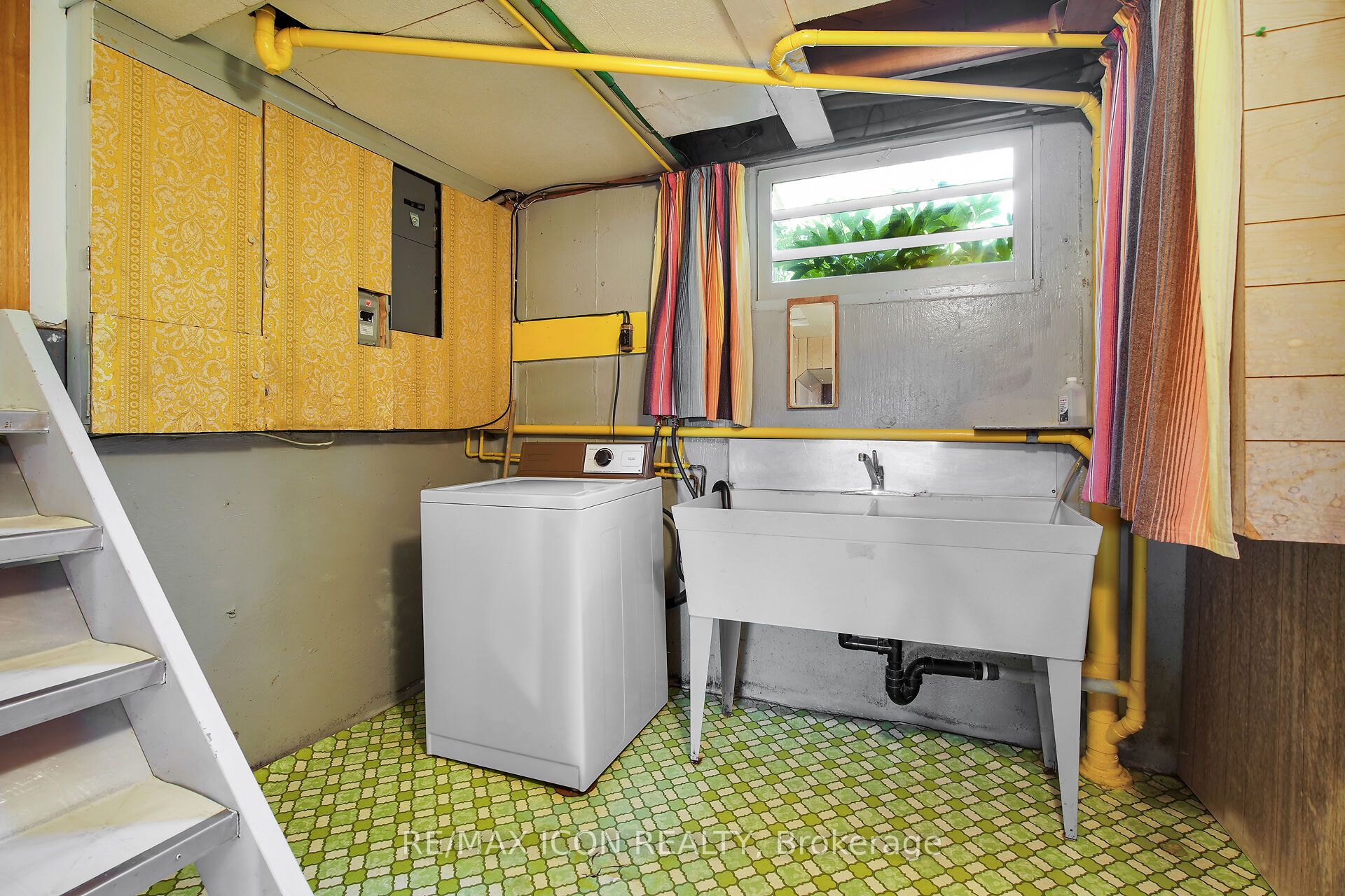 43 Silverdale Crescent Property Photo 27