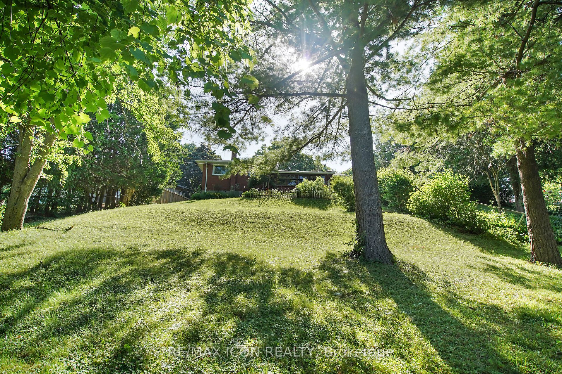43 Silverdale Crescent Property Photo 34
