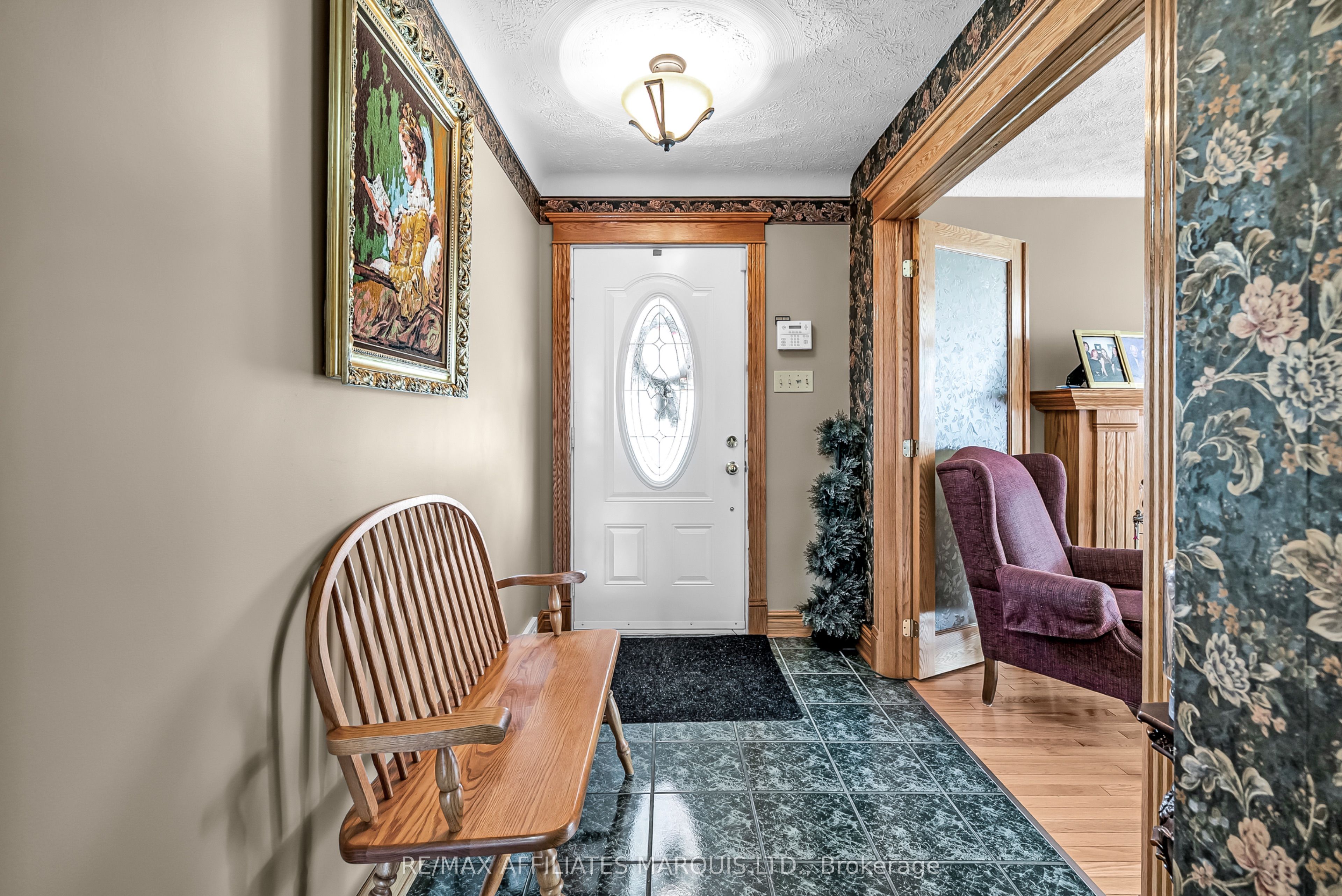 1413 Queen Street Property Photo 3