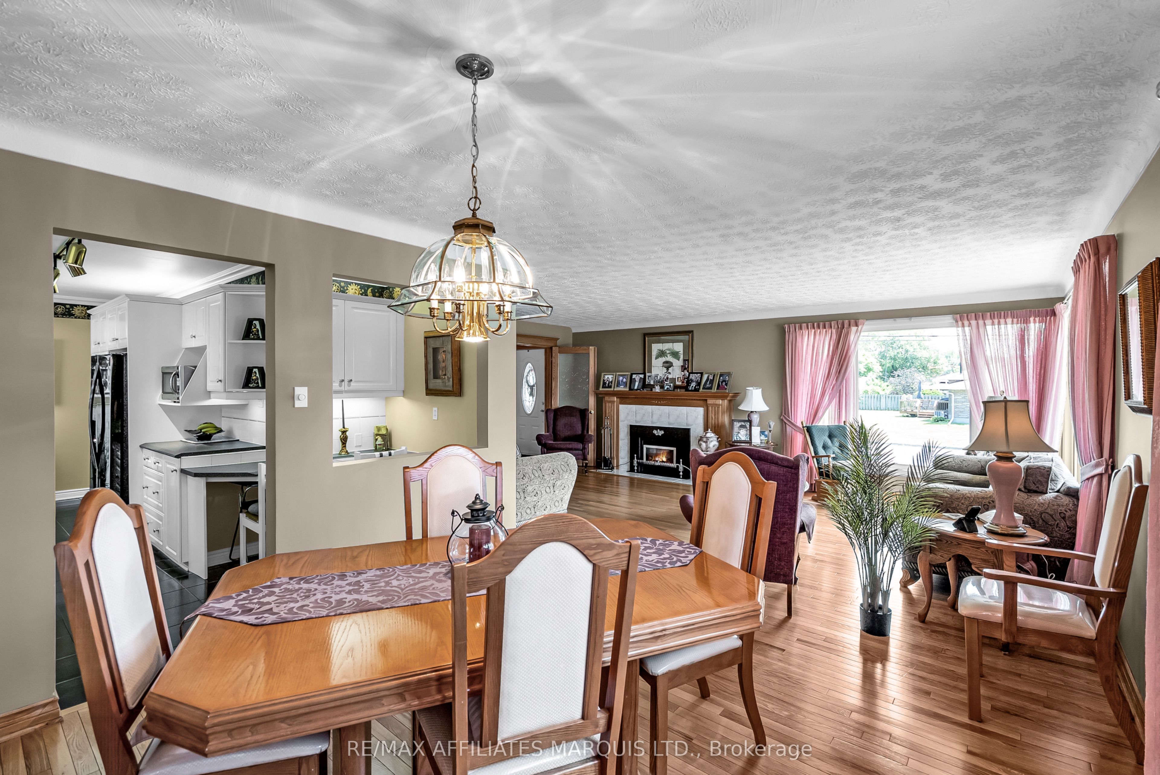 1413 Queen Street Property Photo 9