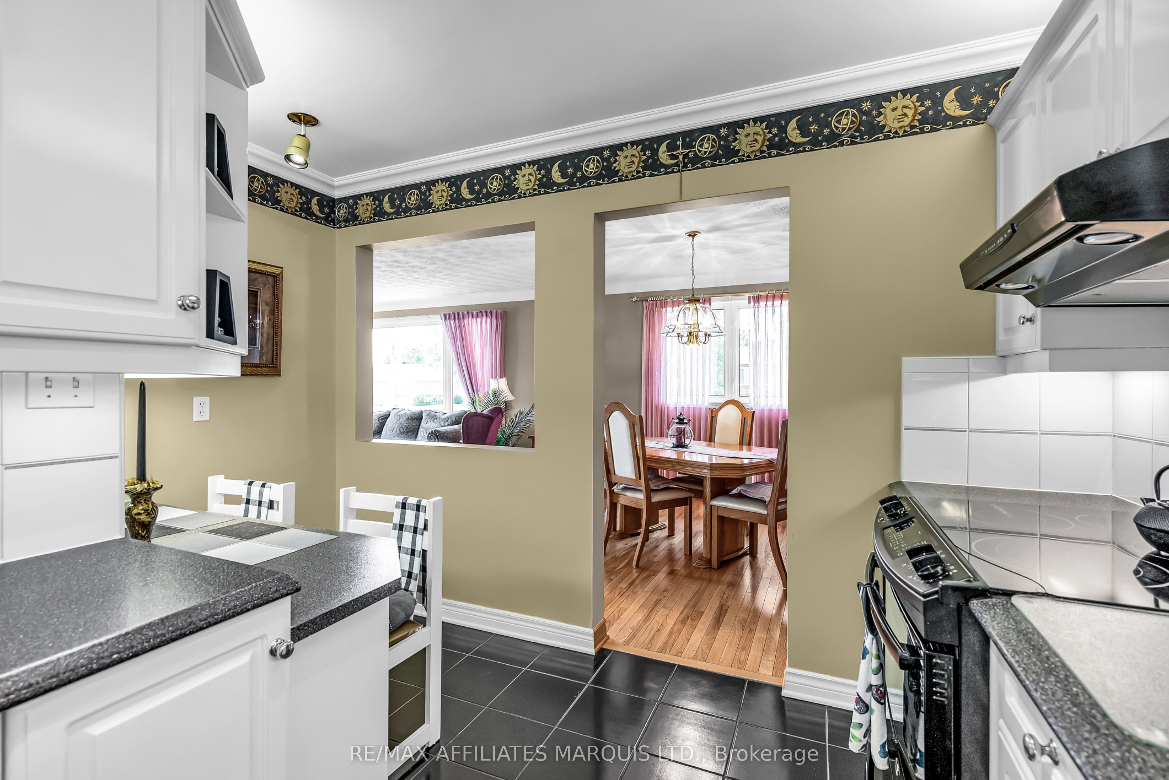 1413 Queen Street Property Photo 14