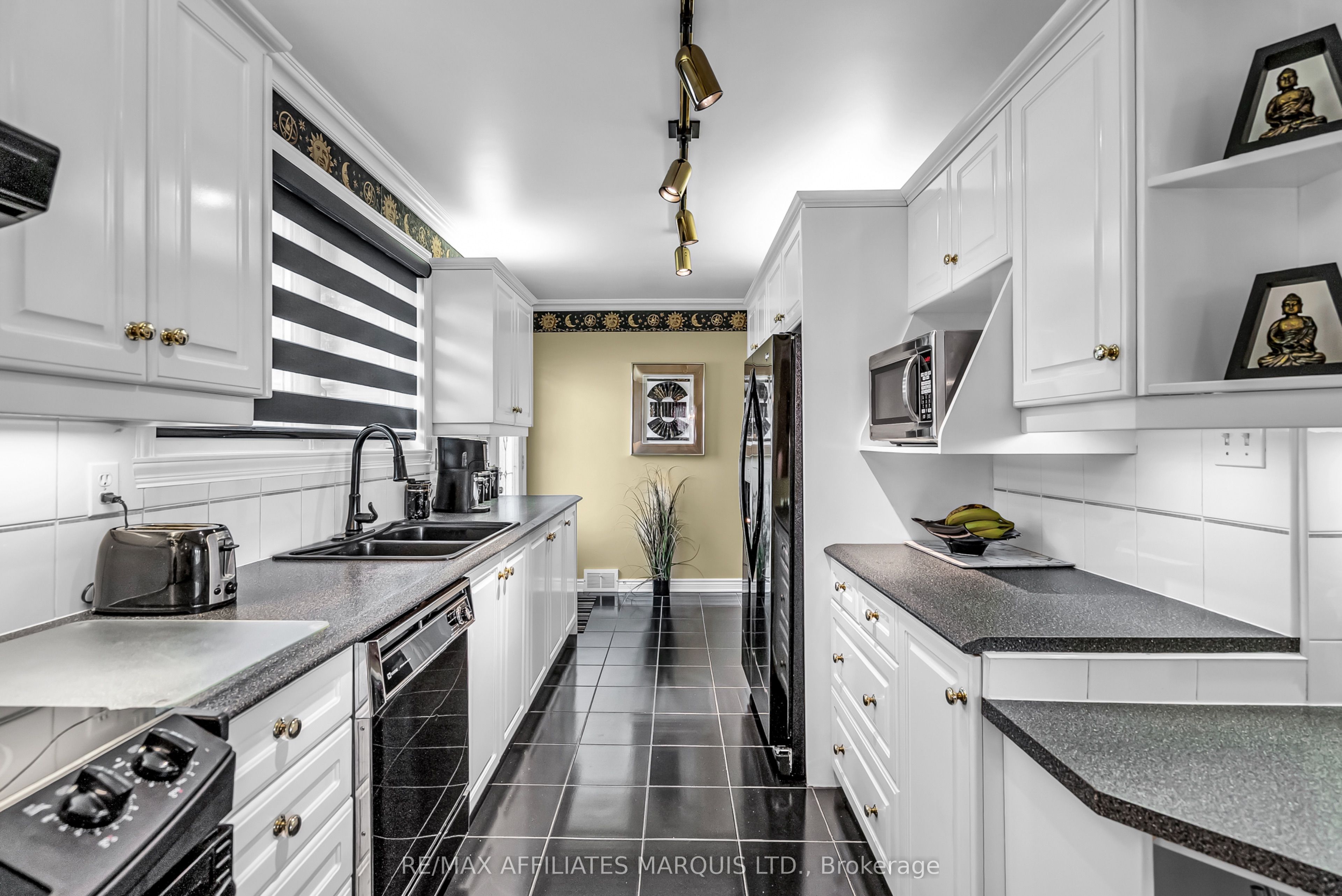 1413 Queen Street Property Photo 16