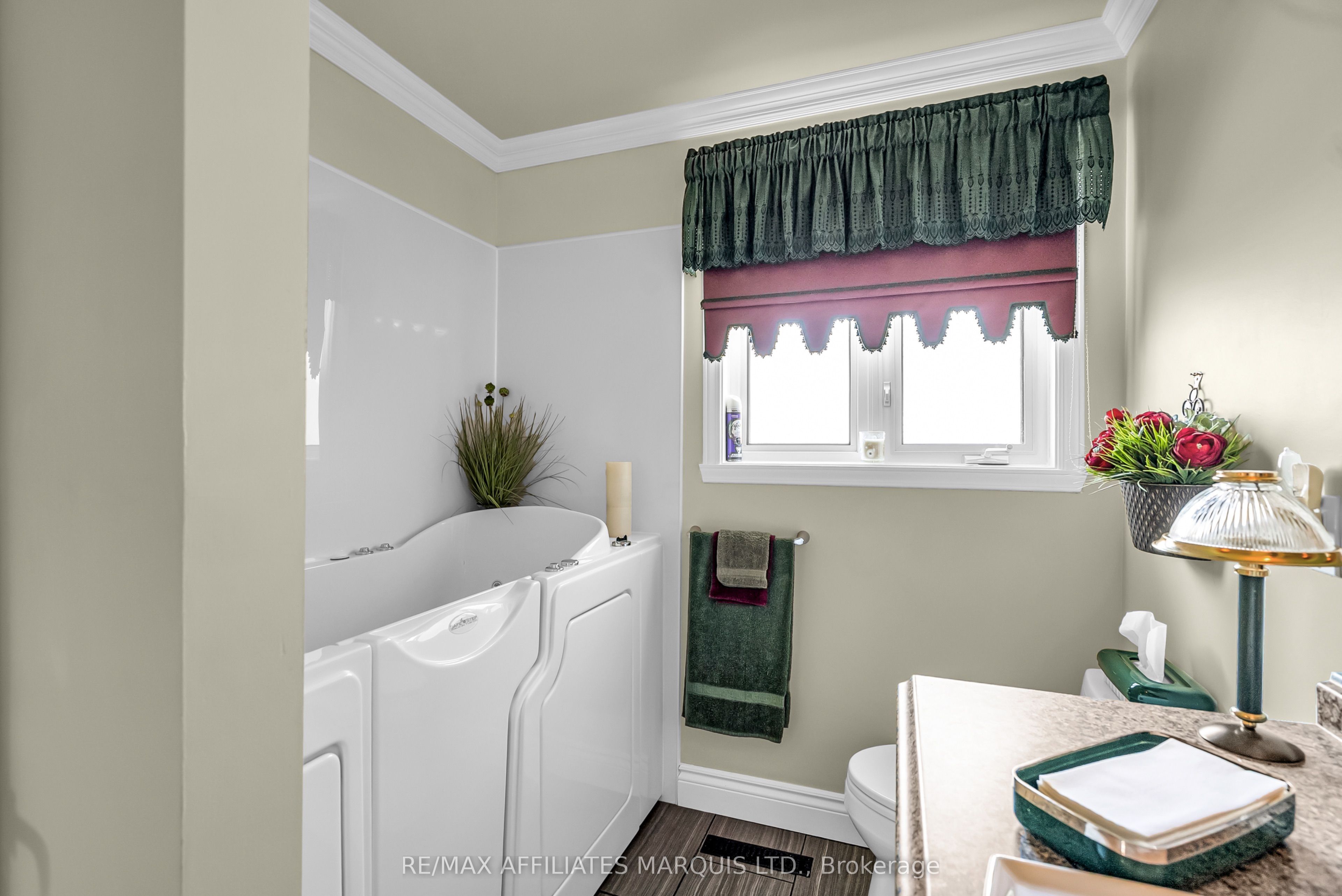 1413 Queen Street Property Photo 19