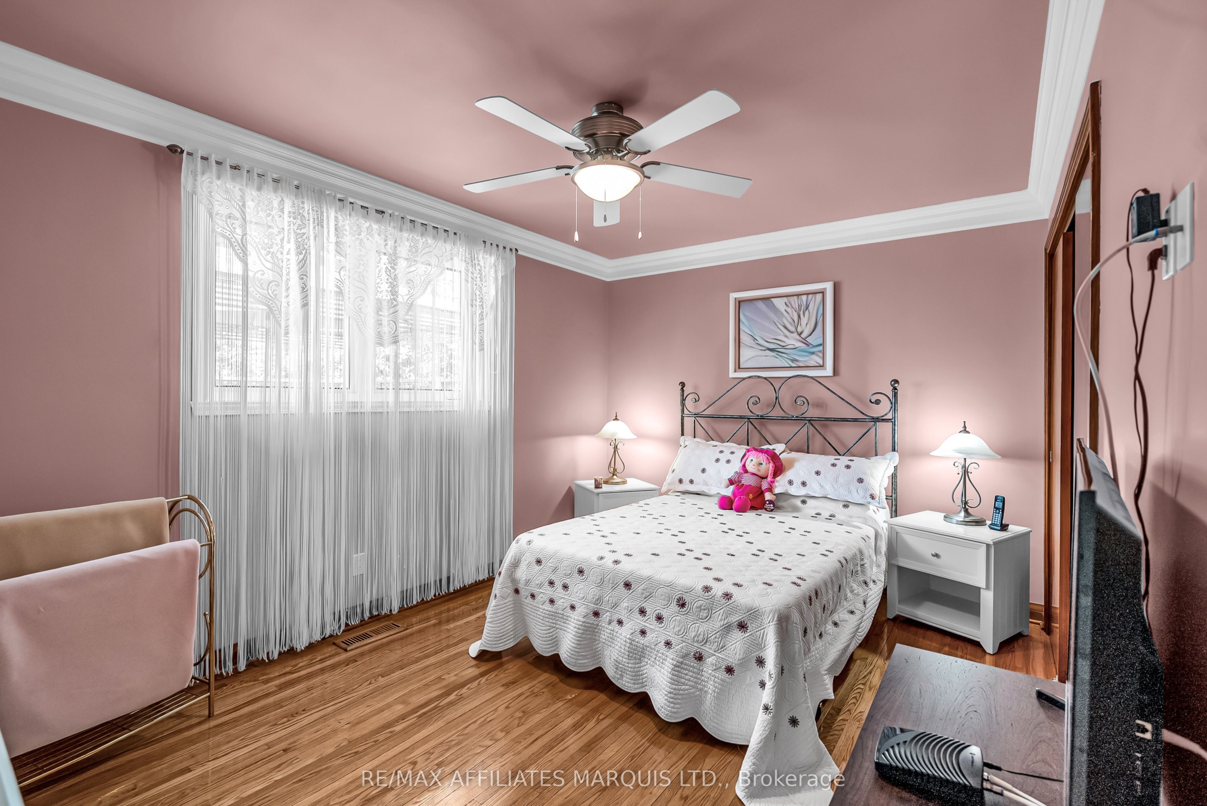 1413 Queen Street Property Photo 23