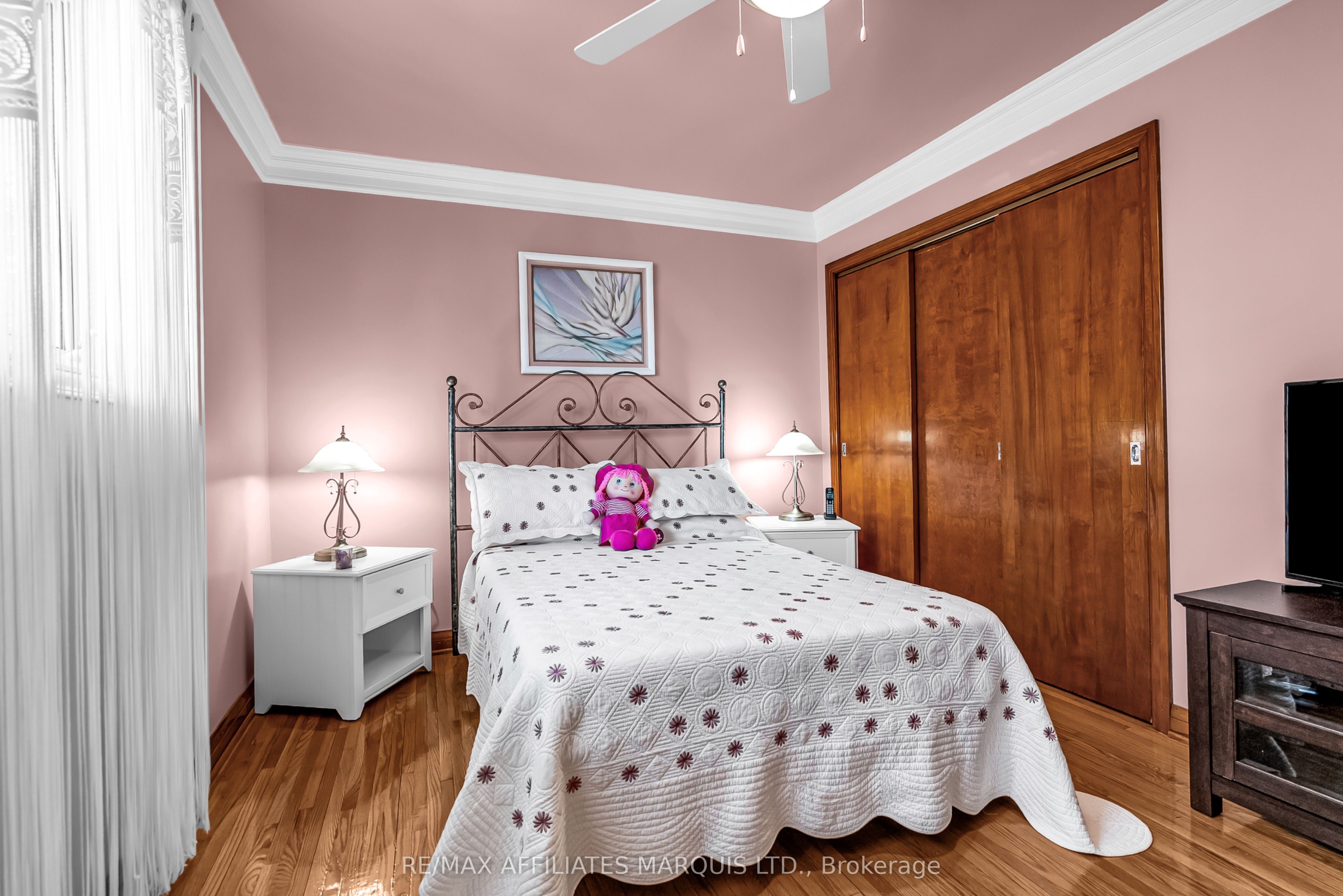 1413 Queen Street Property Photo 24