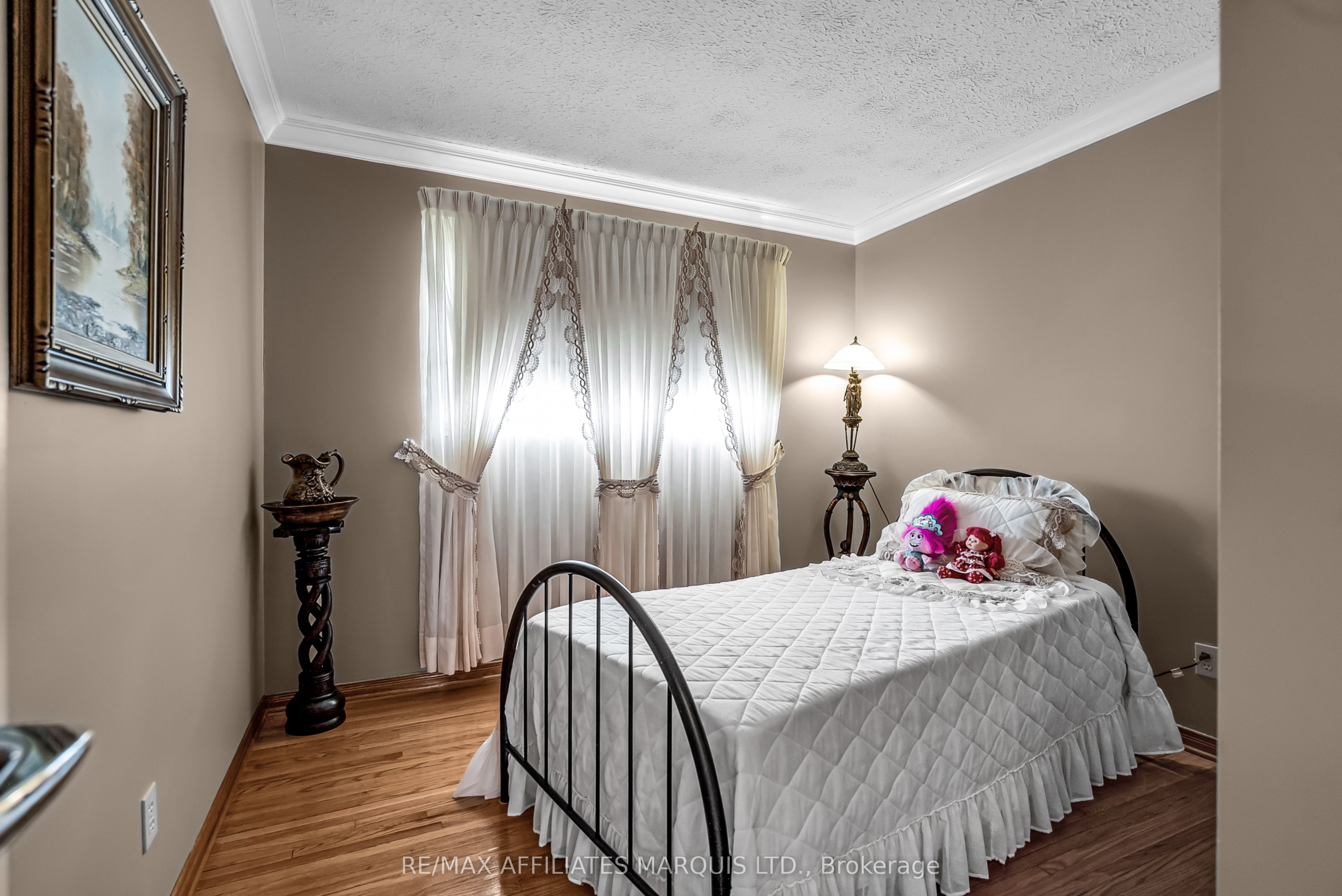 1413 Queen Street Property Photo 25