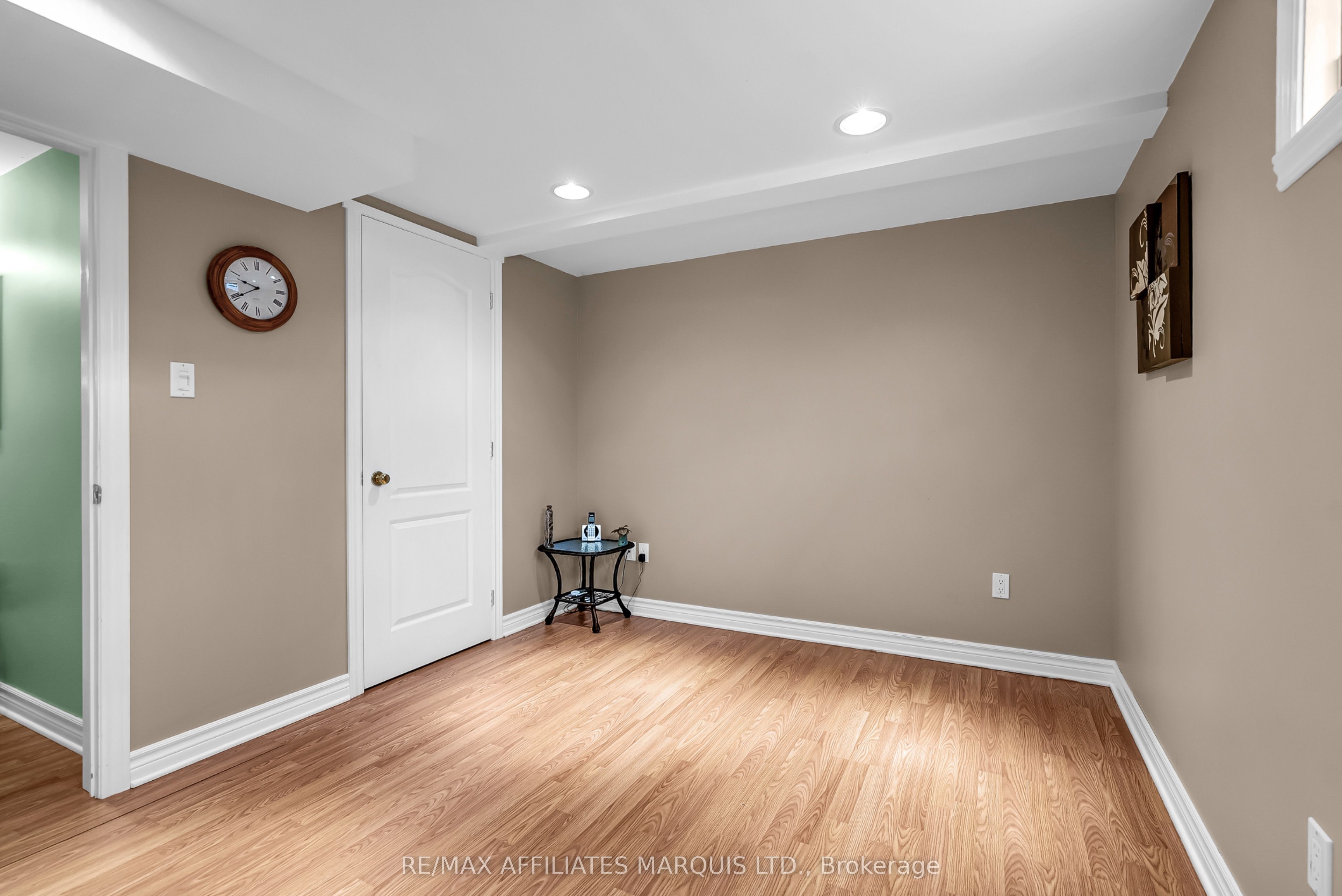 1413 Queen Street Property Photo 33