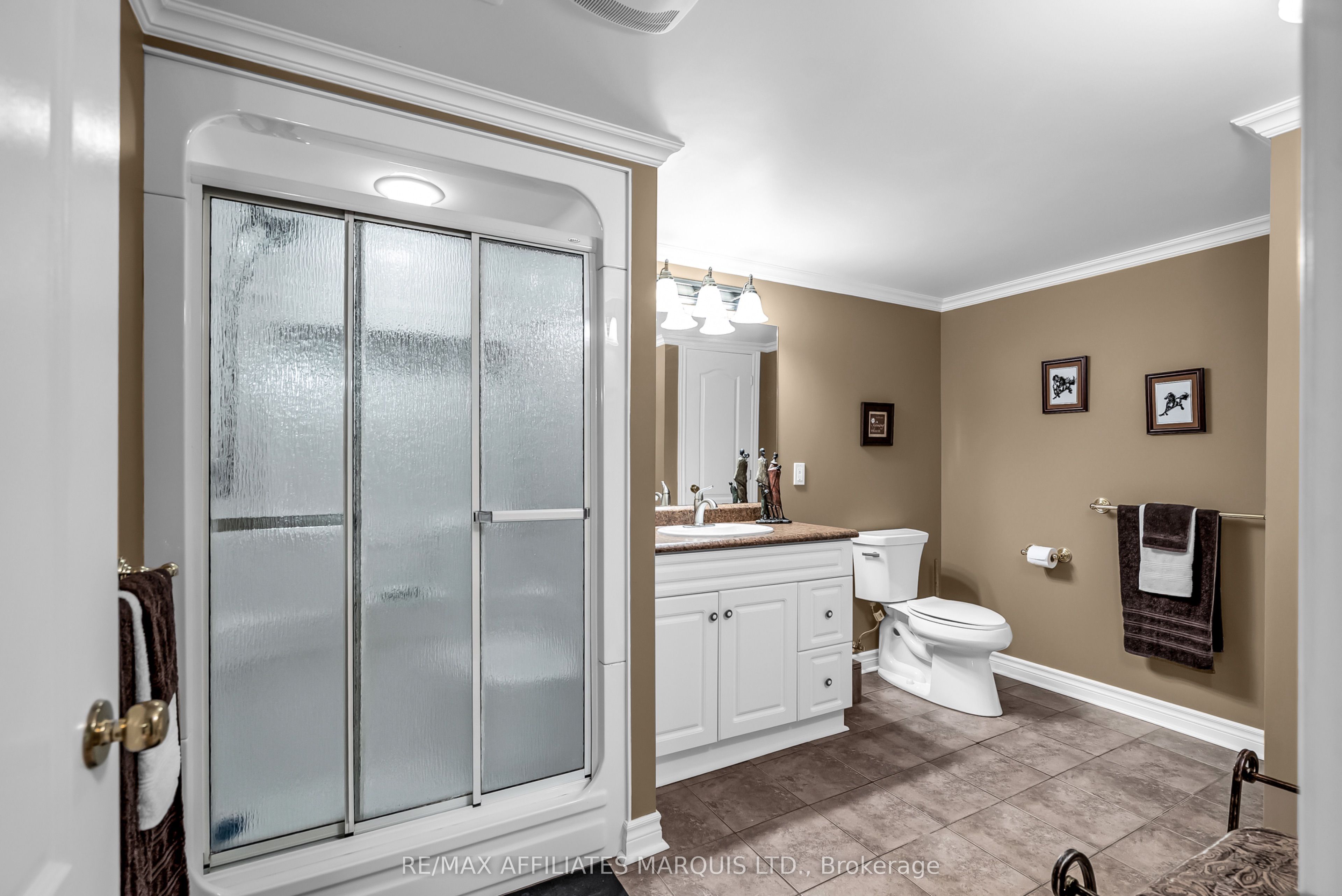 1413 Queen Street Property Photo 34