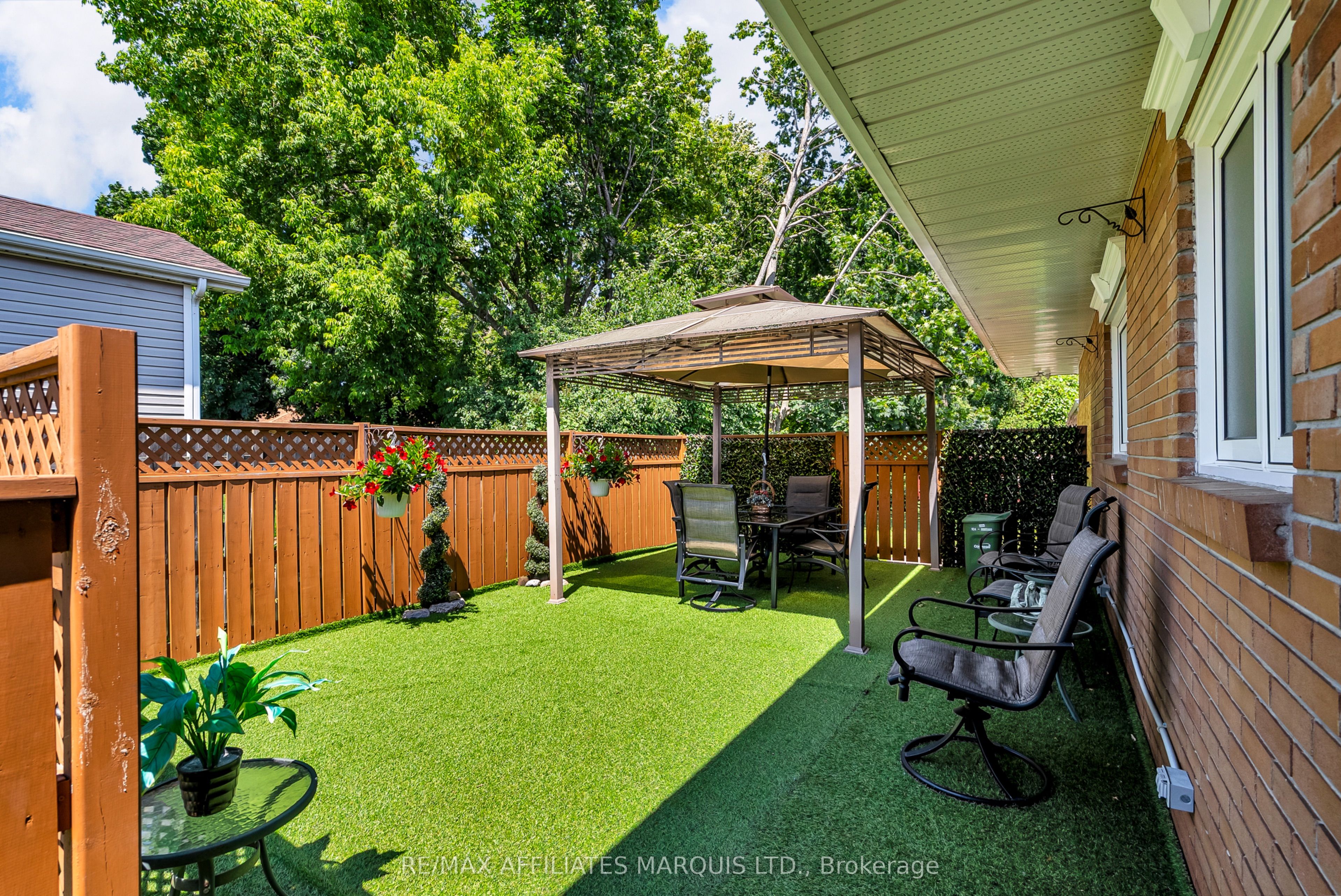 1413 Queen Street Property Photo 37