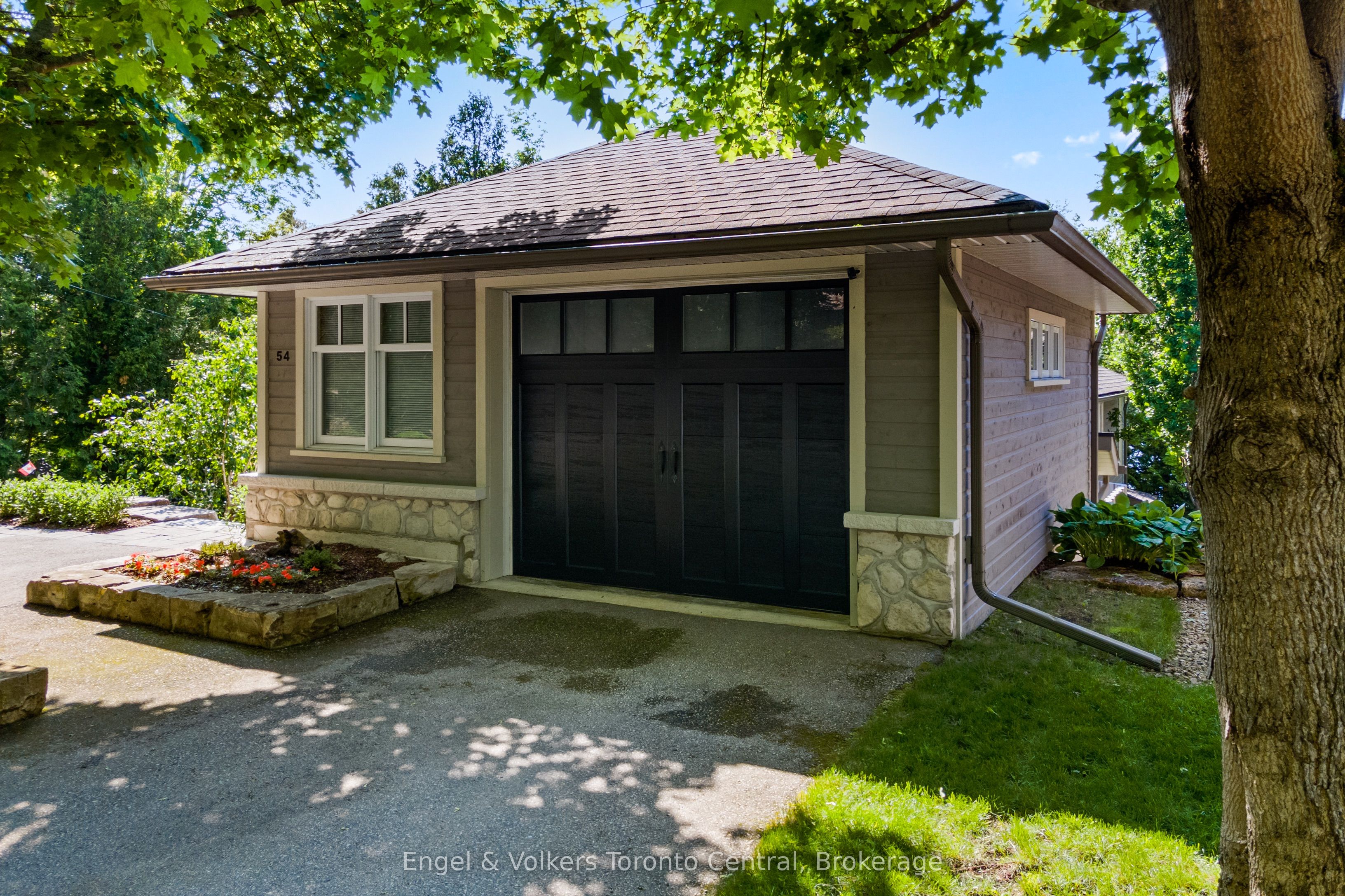 54 William Street Property Photo 7