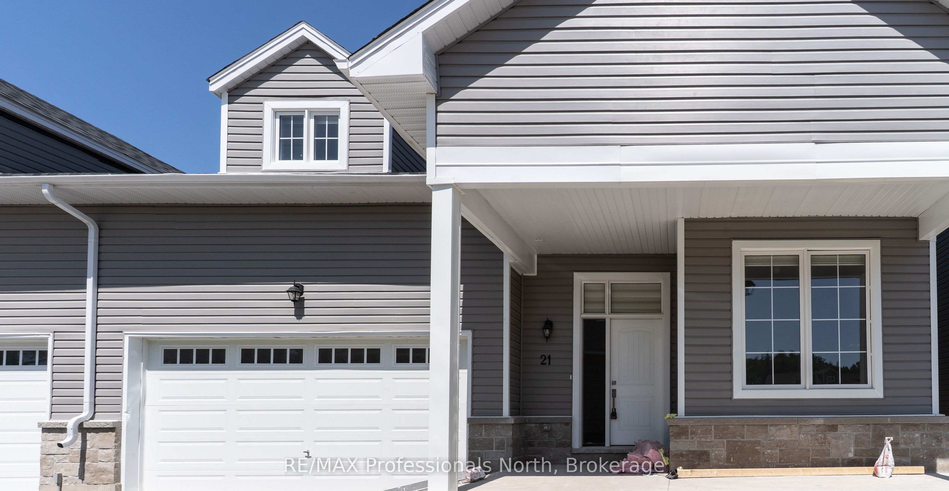 21 Turnberry Court Property Photo 1