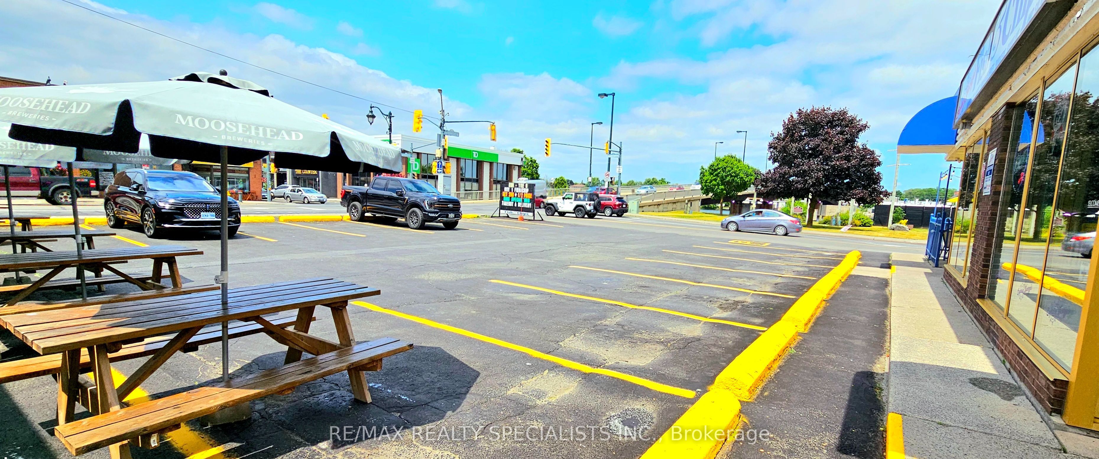 25 Dundas Street W Property Photo 11