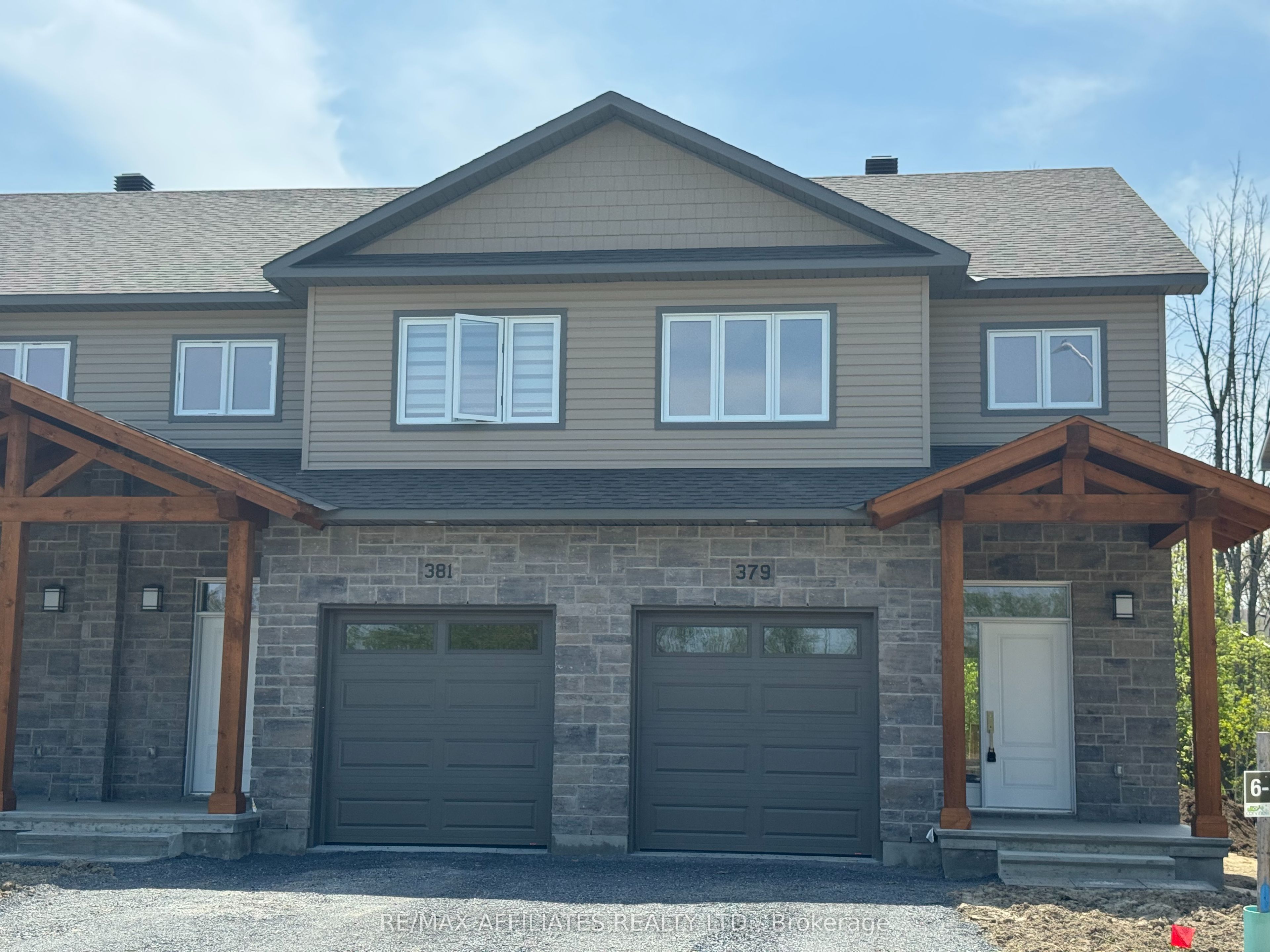 355 Voyageur Place Property Photo 1