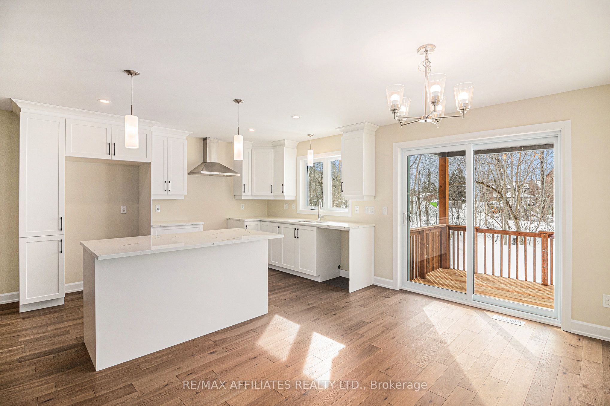 355 Voyageur Place Property Photo 10