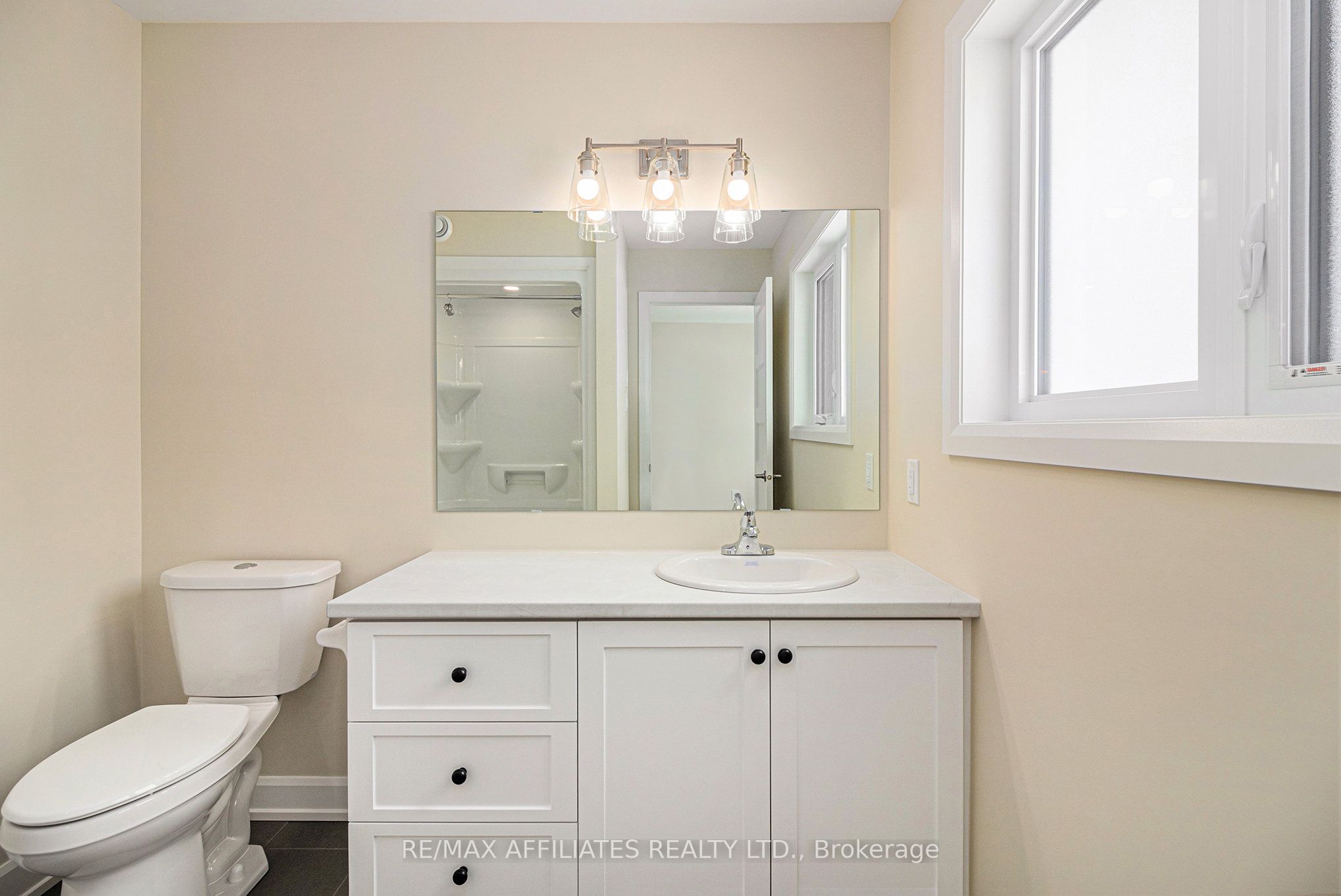 355 Voyageur Place Property Photo 14