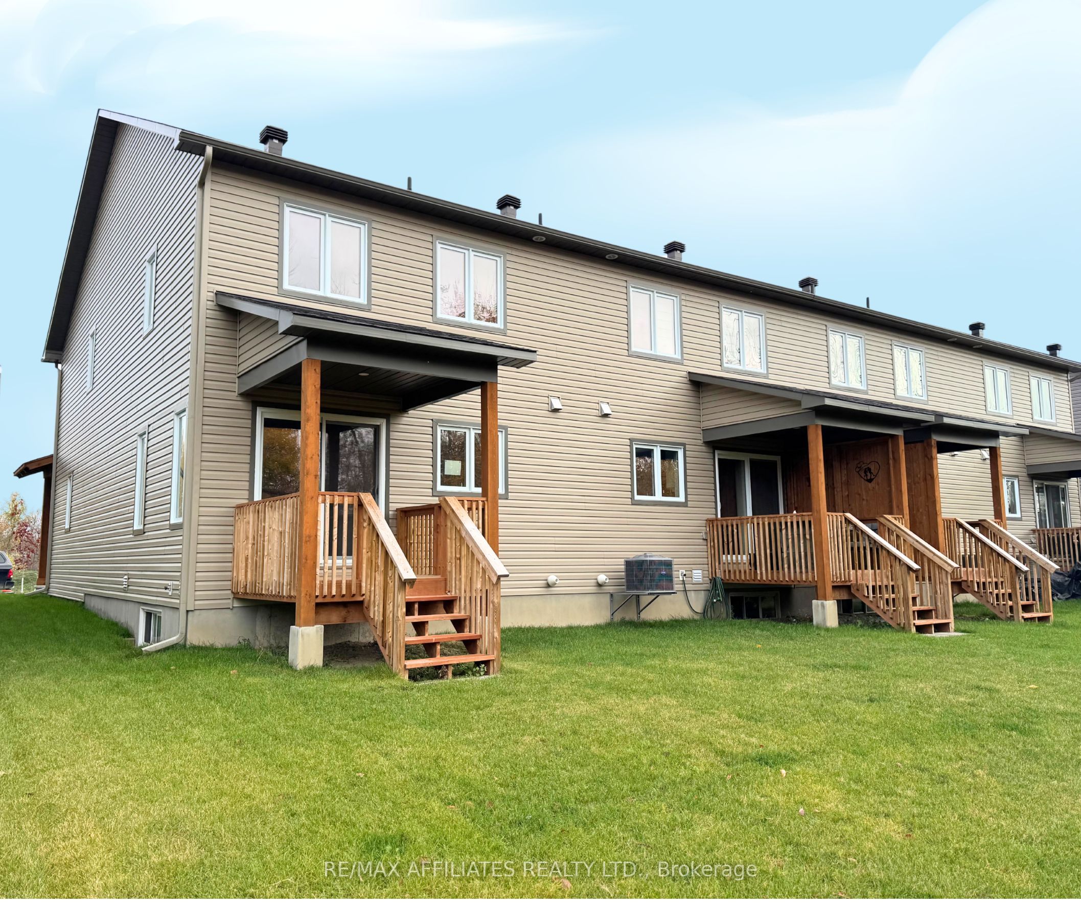 355 Voyageur Place Property Photo 16