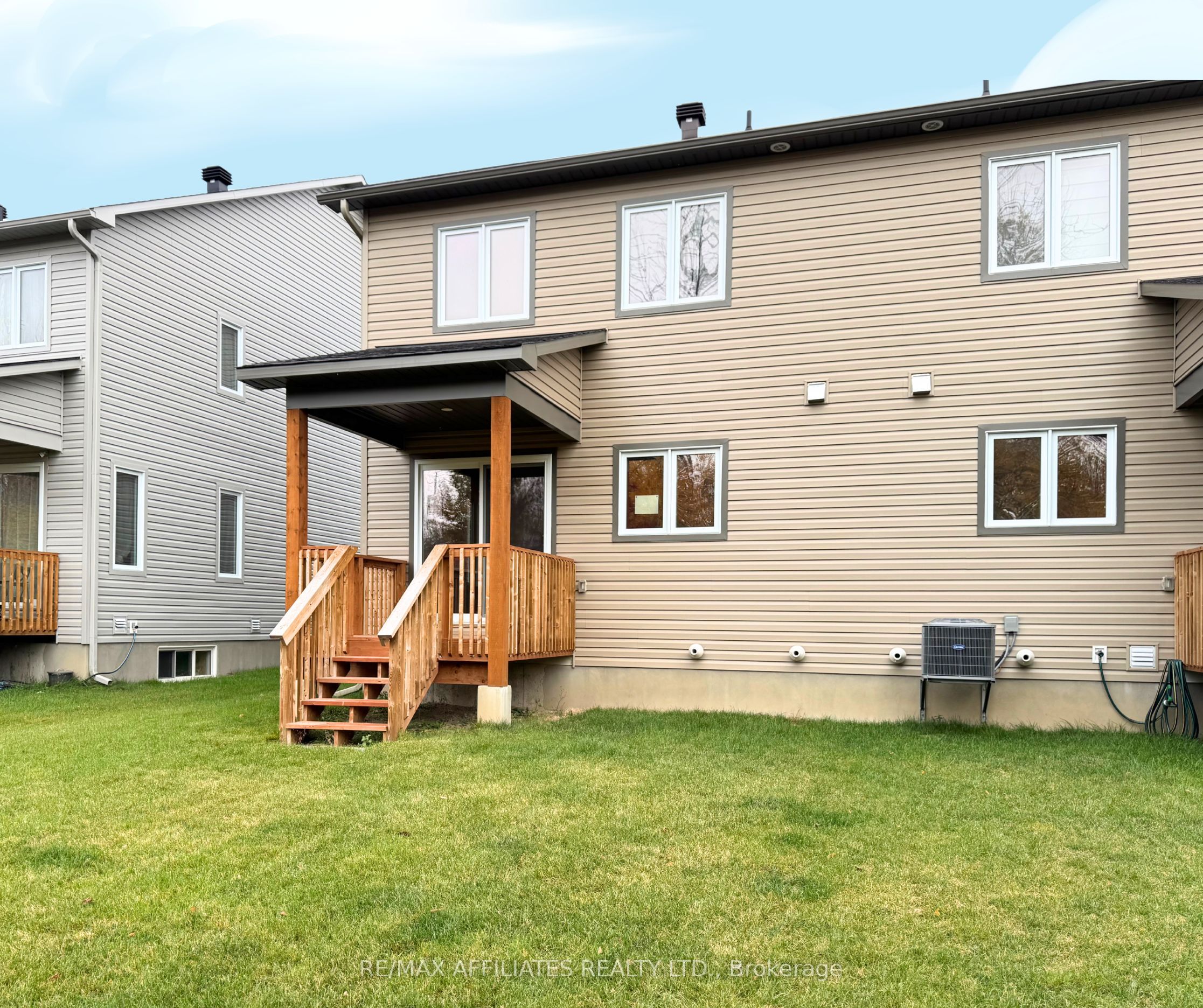 355 Voyageur Place Property Photo 17