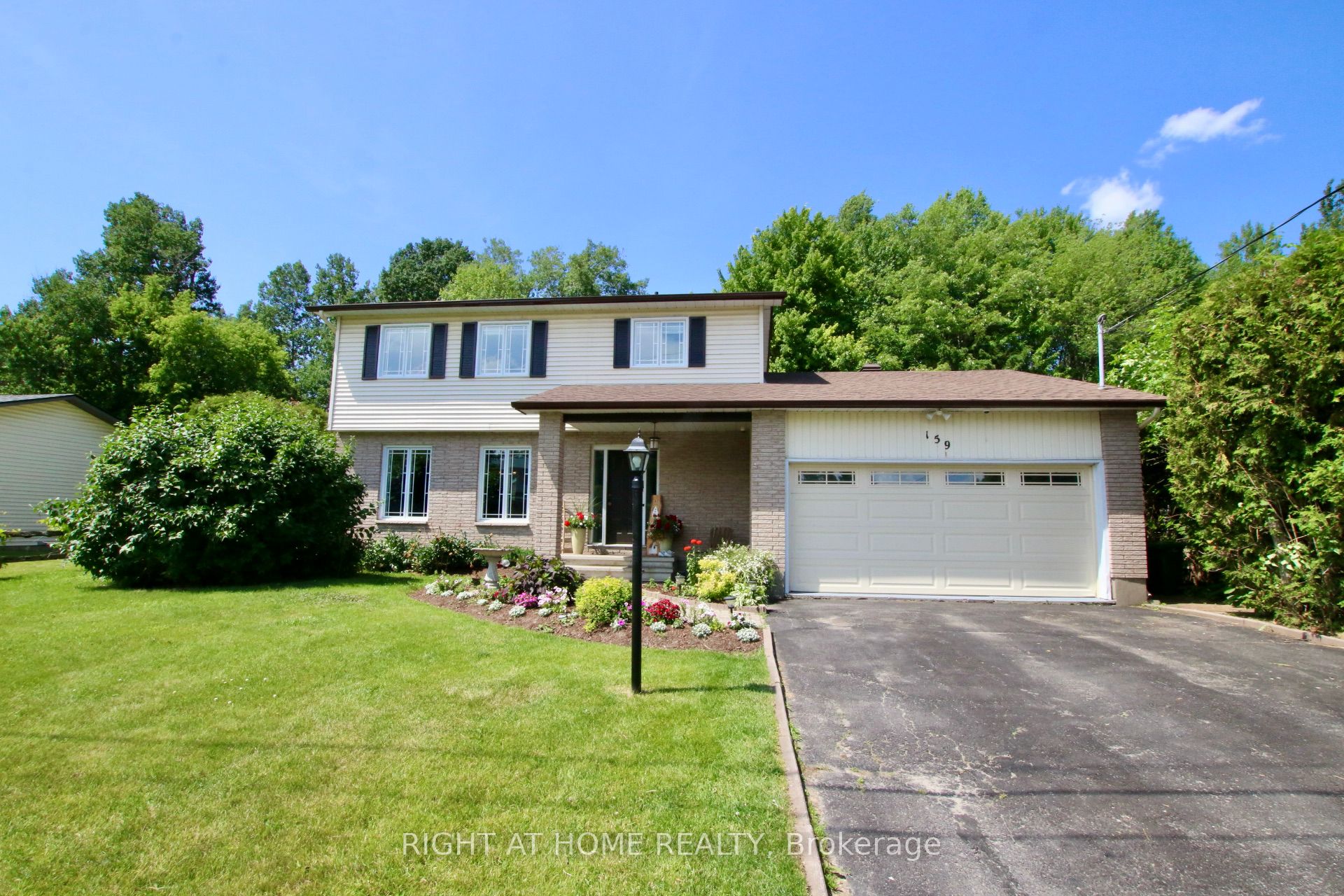 159 Dunlop Crescent Property Photo 1