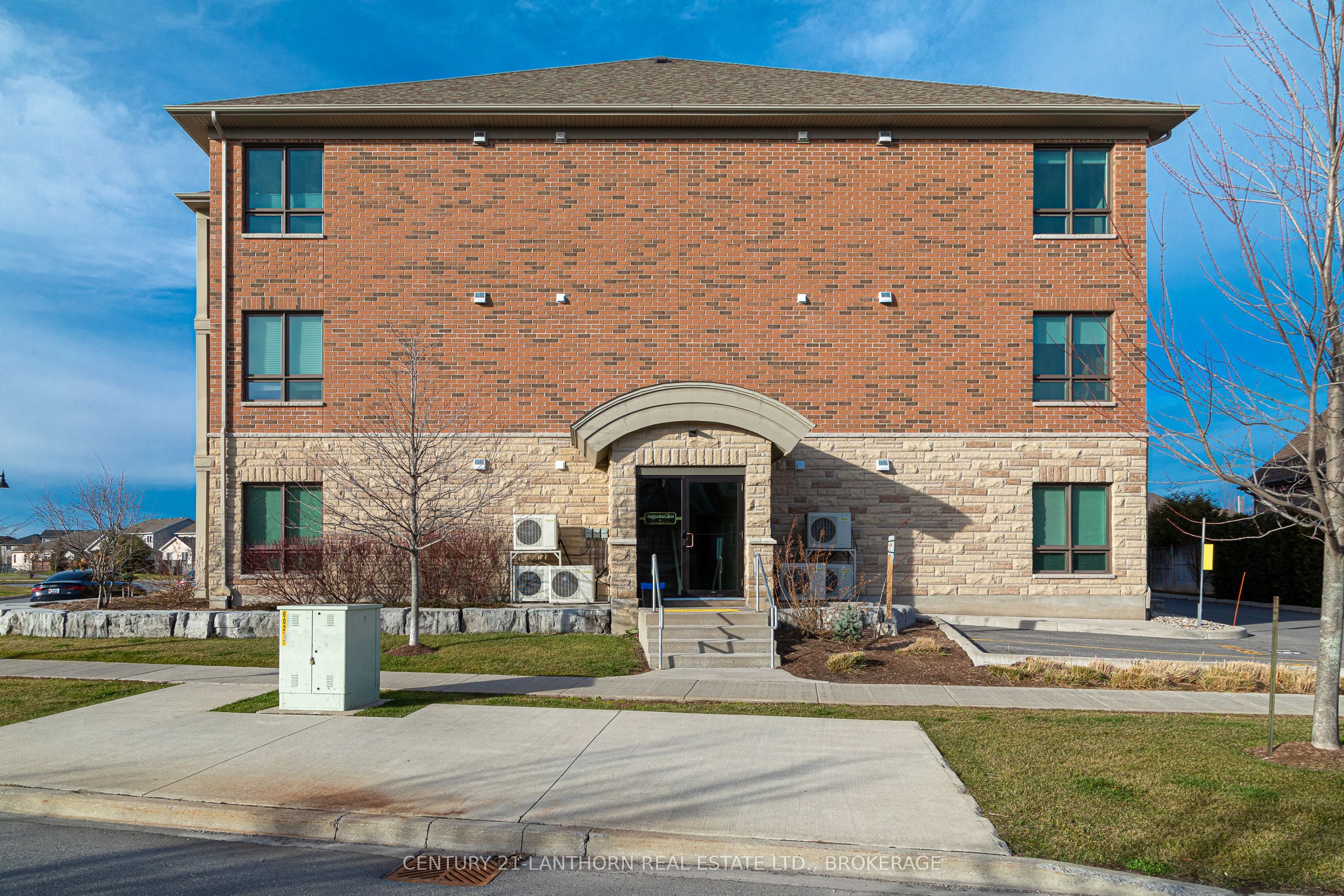 740 Augusta Drive 307 Property Photo 7