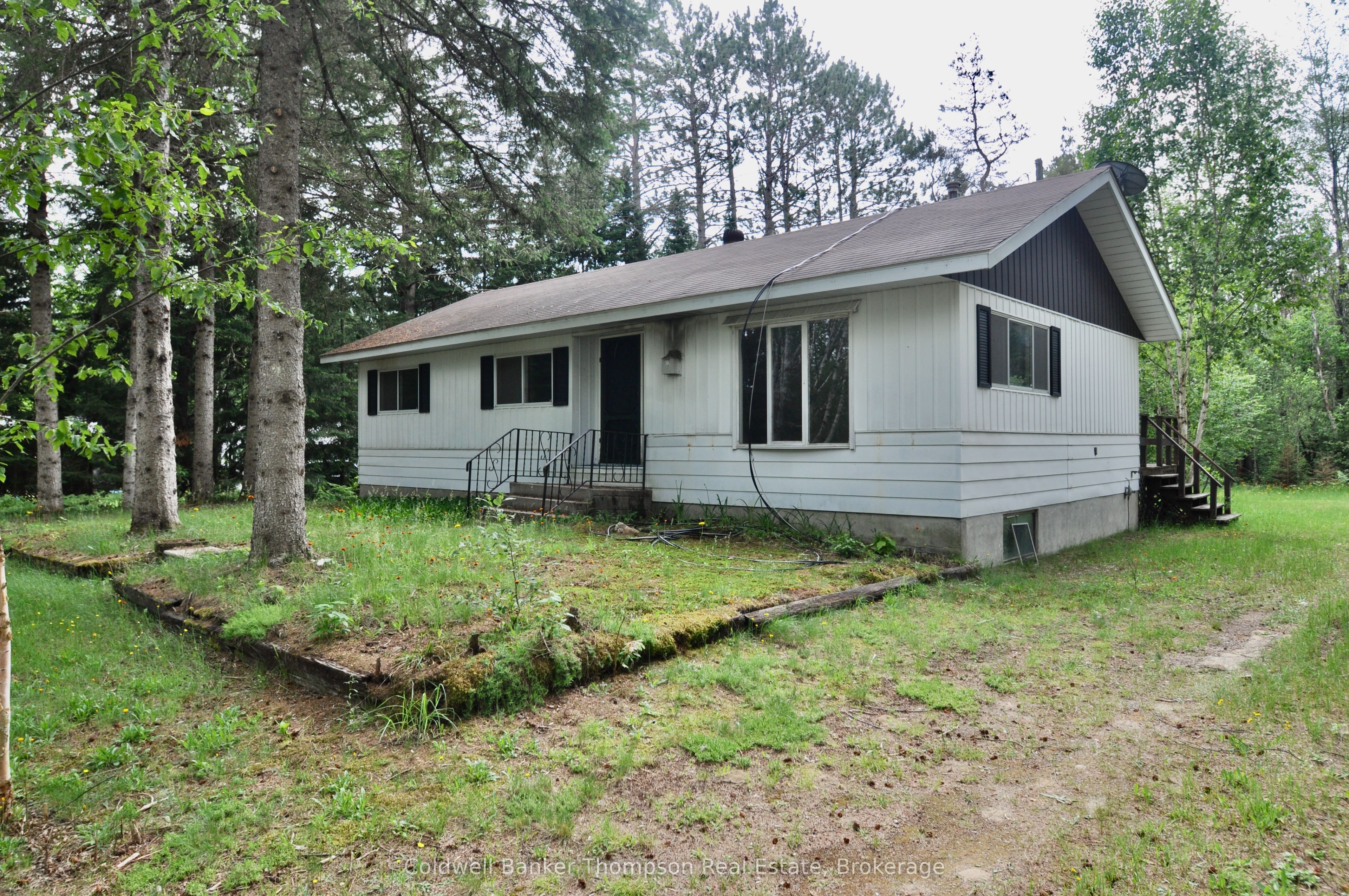 8 Spruce Lane Property Photo 1