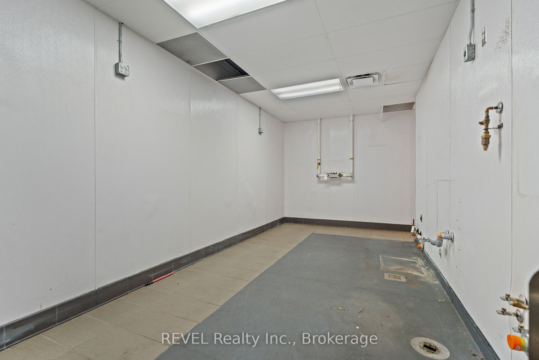 1630 Niagara Stone Street Building B Property Photo 17