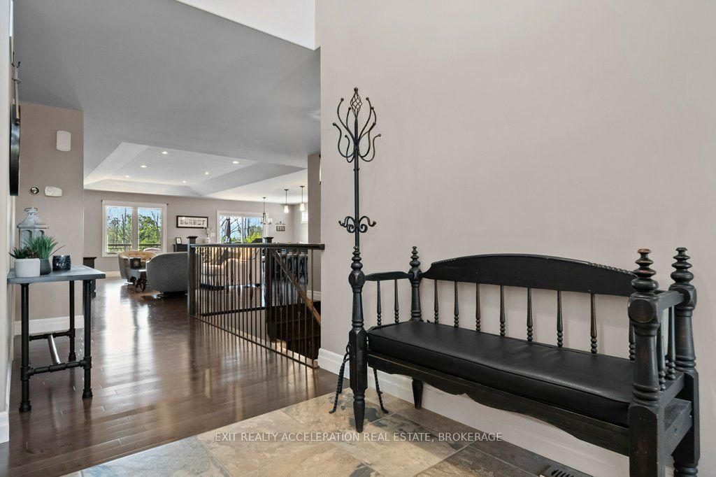 79 Hartwood Crescent Property Photo 5