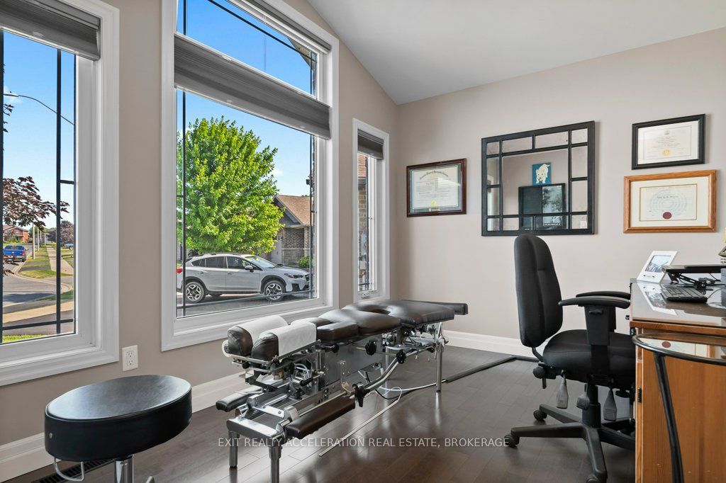 79 Hartwood Crescent Property Photo 6