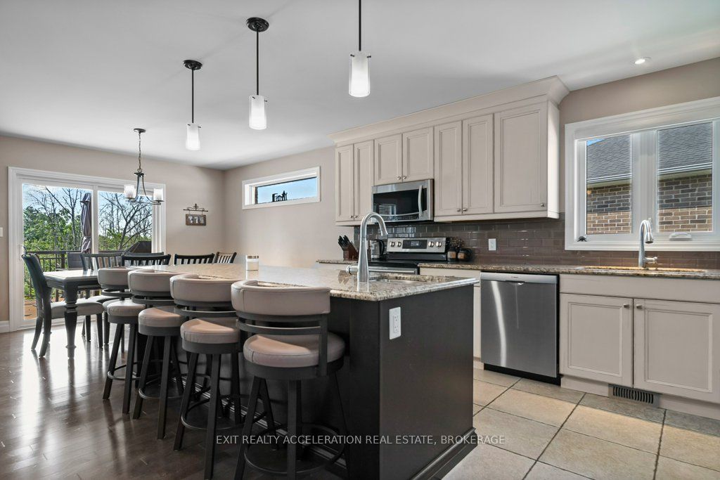 79 Hartwood Crescent Property Photo 13