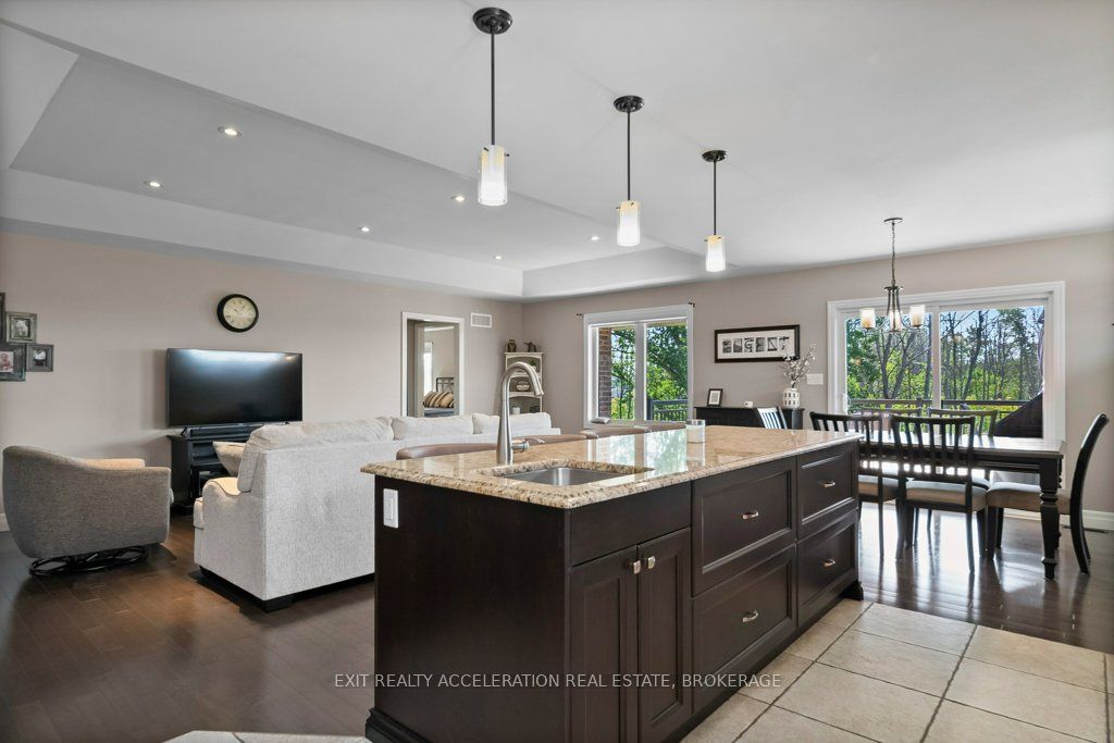 79 Hartwood Crescent Property Photo 16