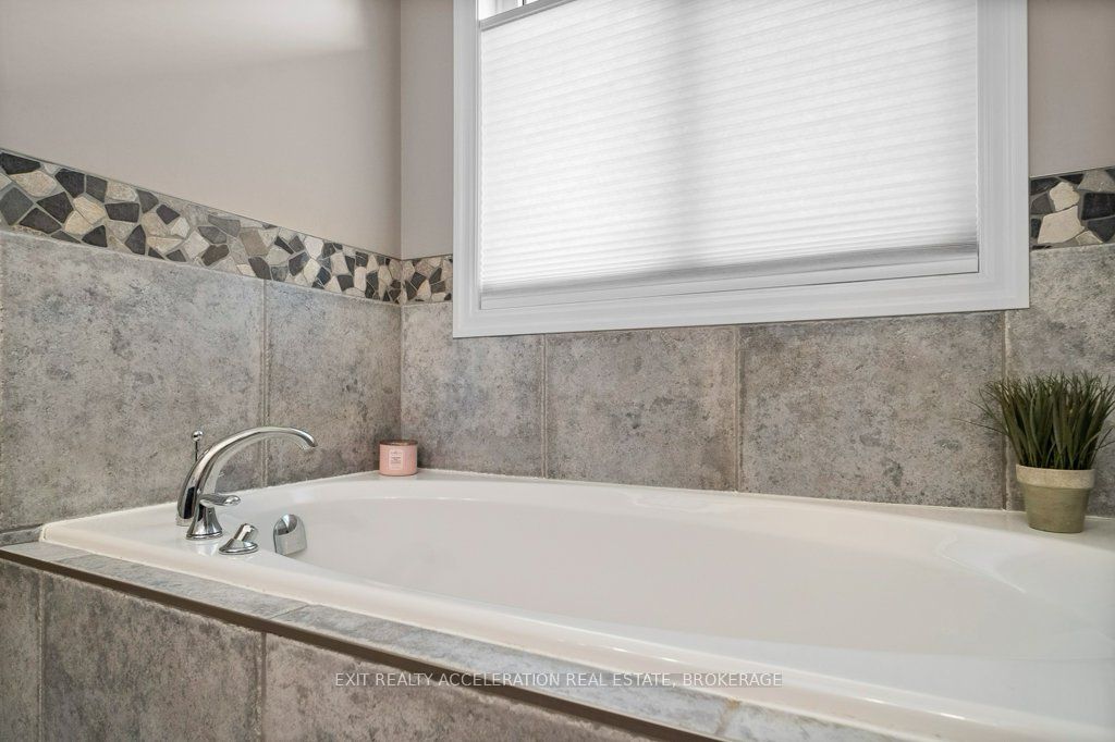 79 Hartwood Crescent Property Photo 20