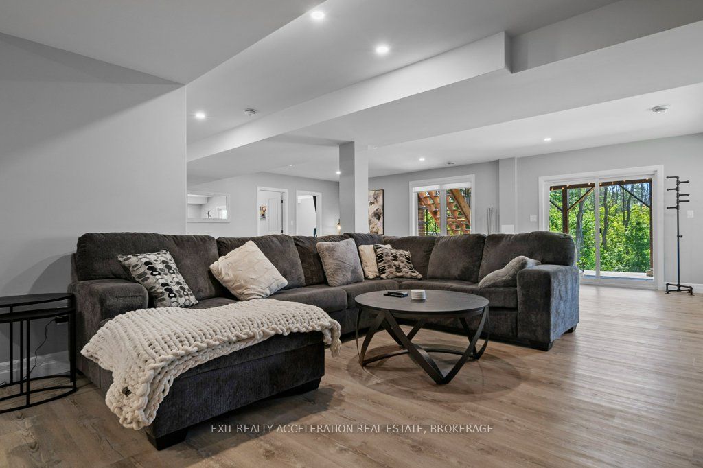 79 Hartwood Crescent Property Photo 28