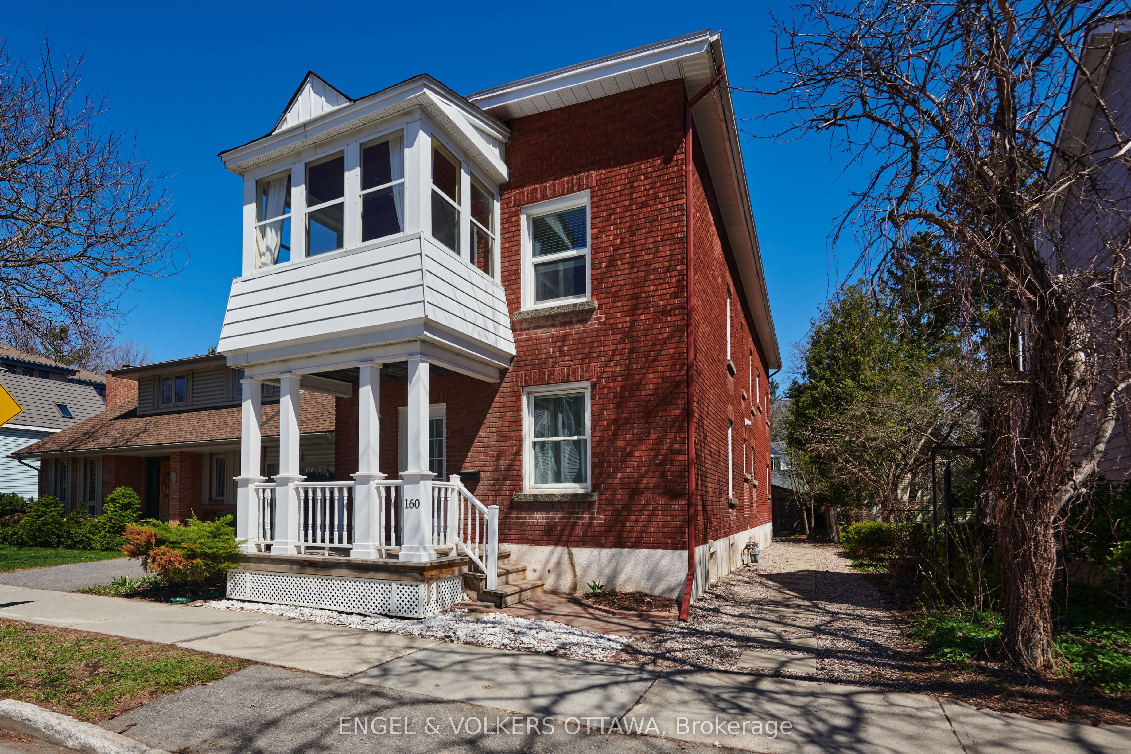 #1 - 160 Crichton Street