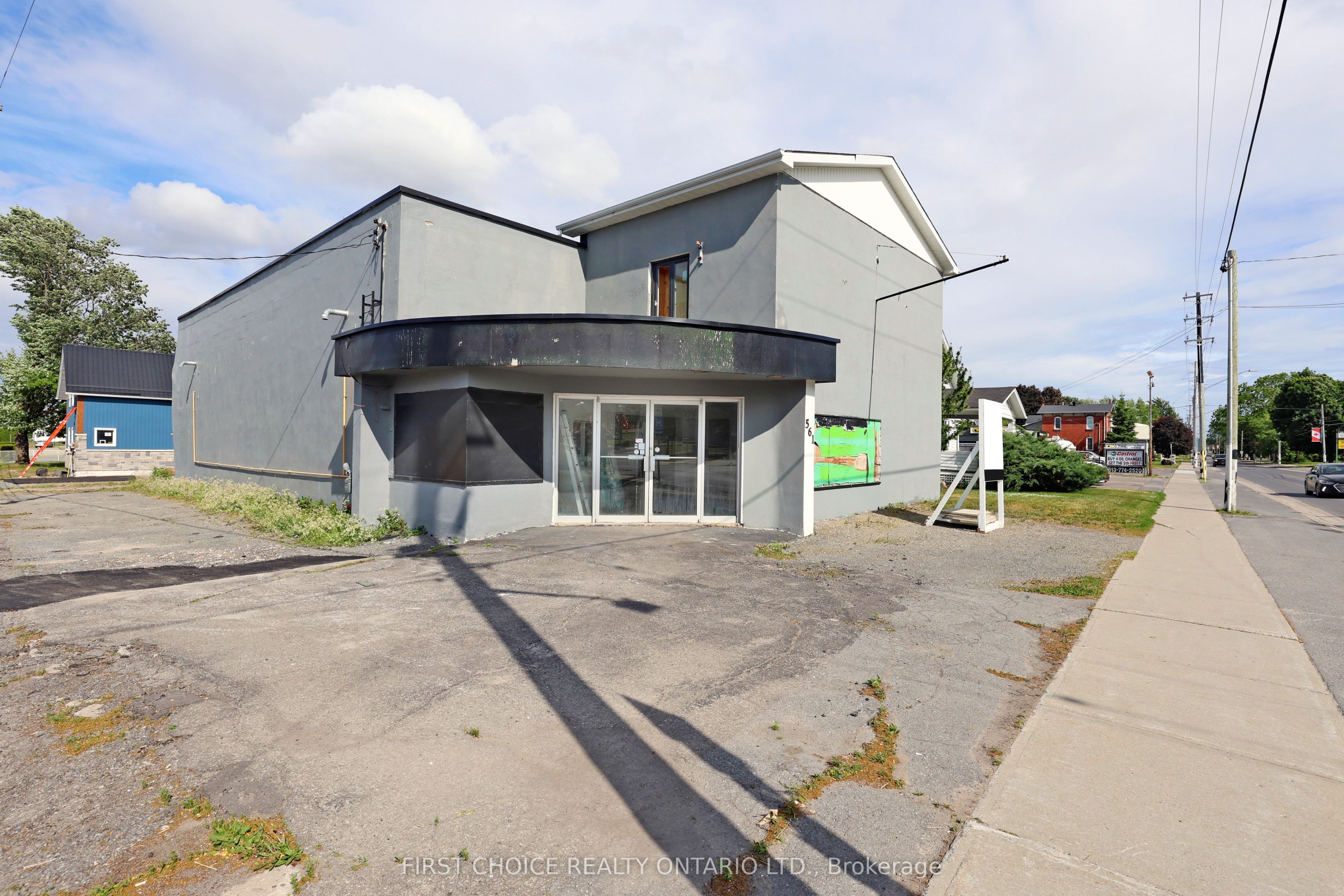 561 St Lawrence Street Property Photo 1