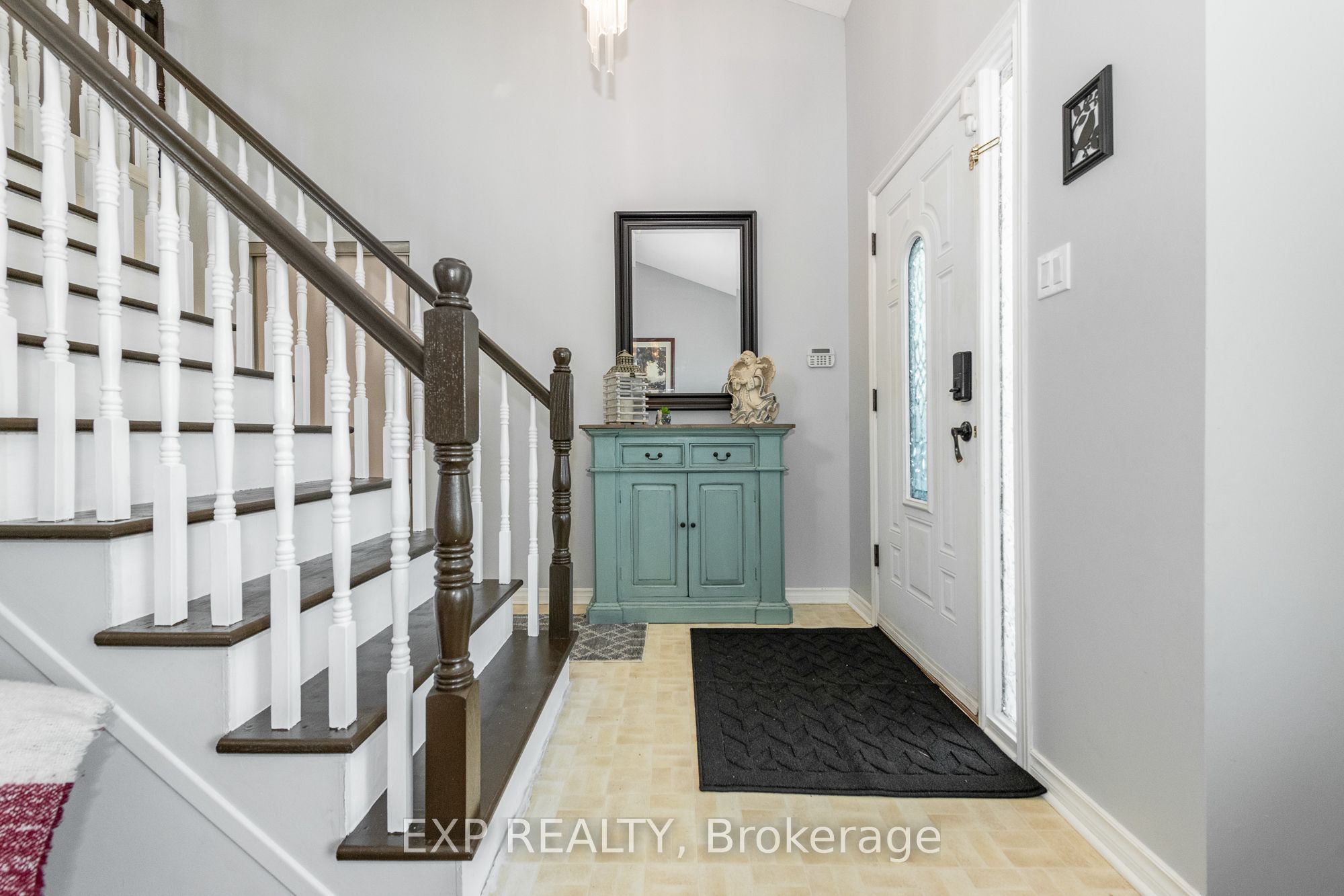 2721 Glen Street Property Photo 3