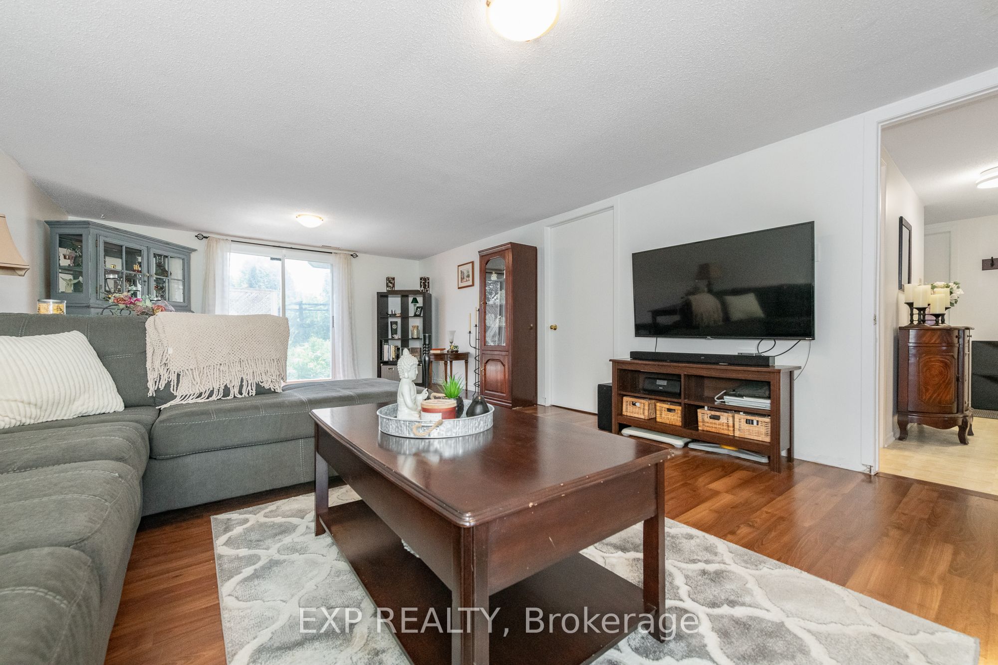 2721 Glen Street Property Photo 10