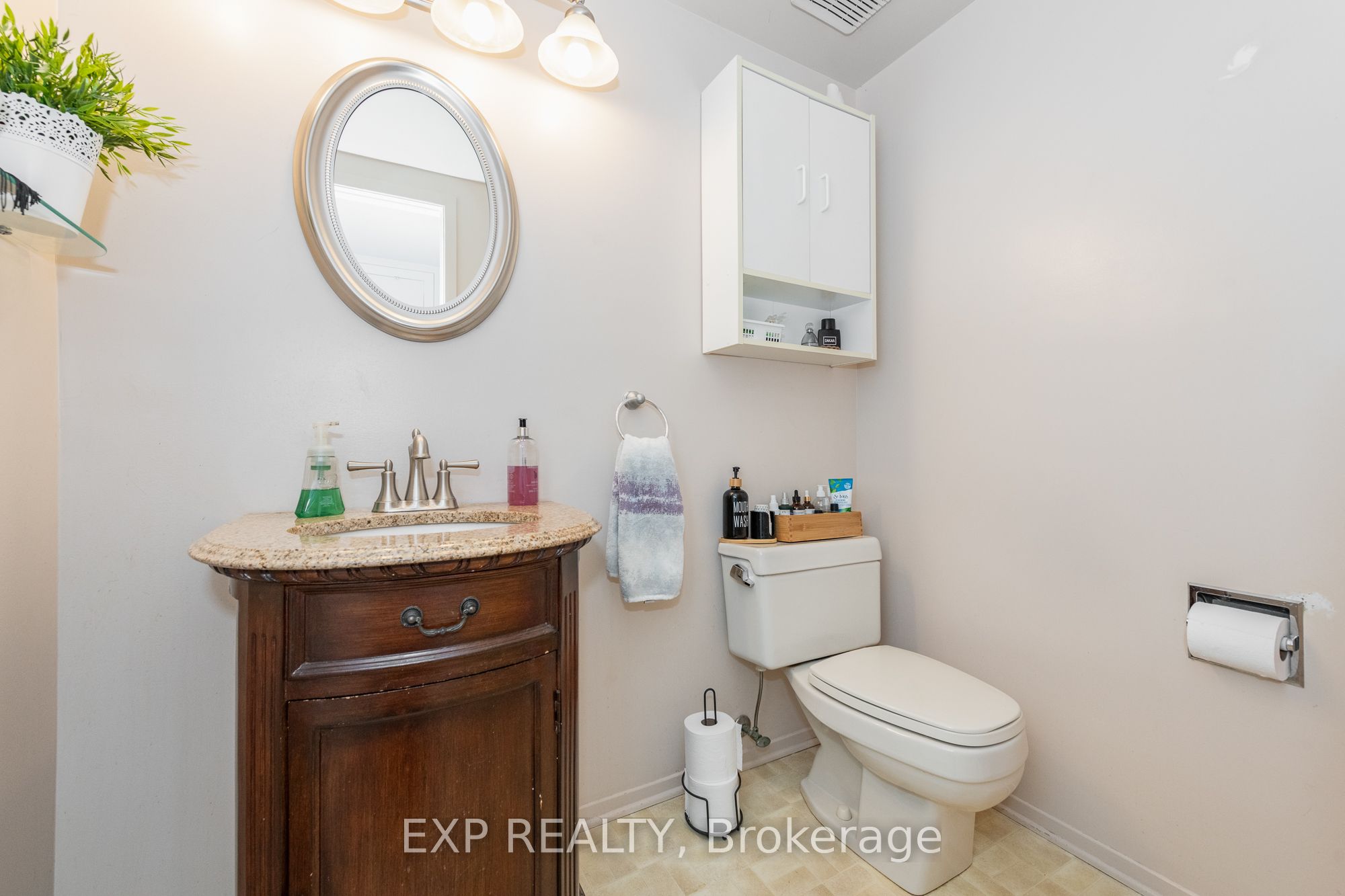 2721 Glen Street Property Photo 11