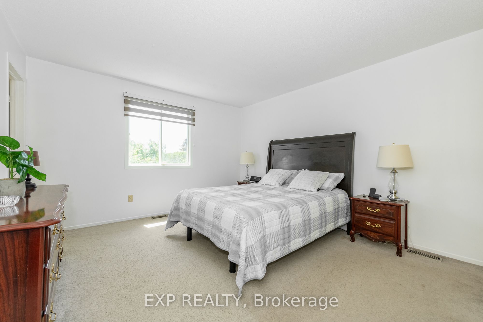 2721 Glen Street Property Photo 24