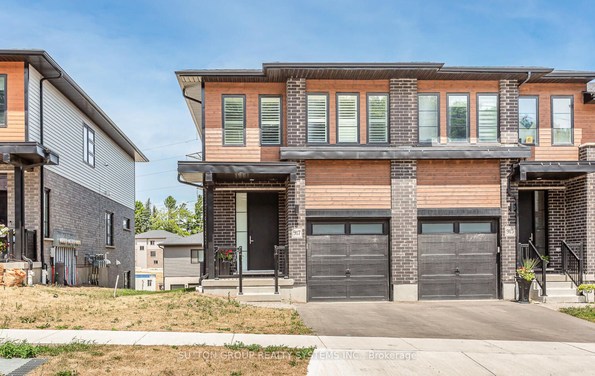 917 Robert Ferrie Drive Property Photo 1