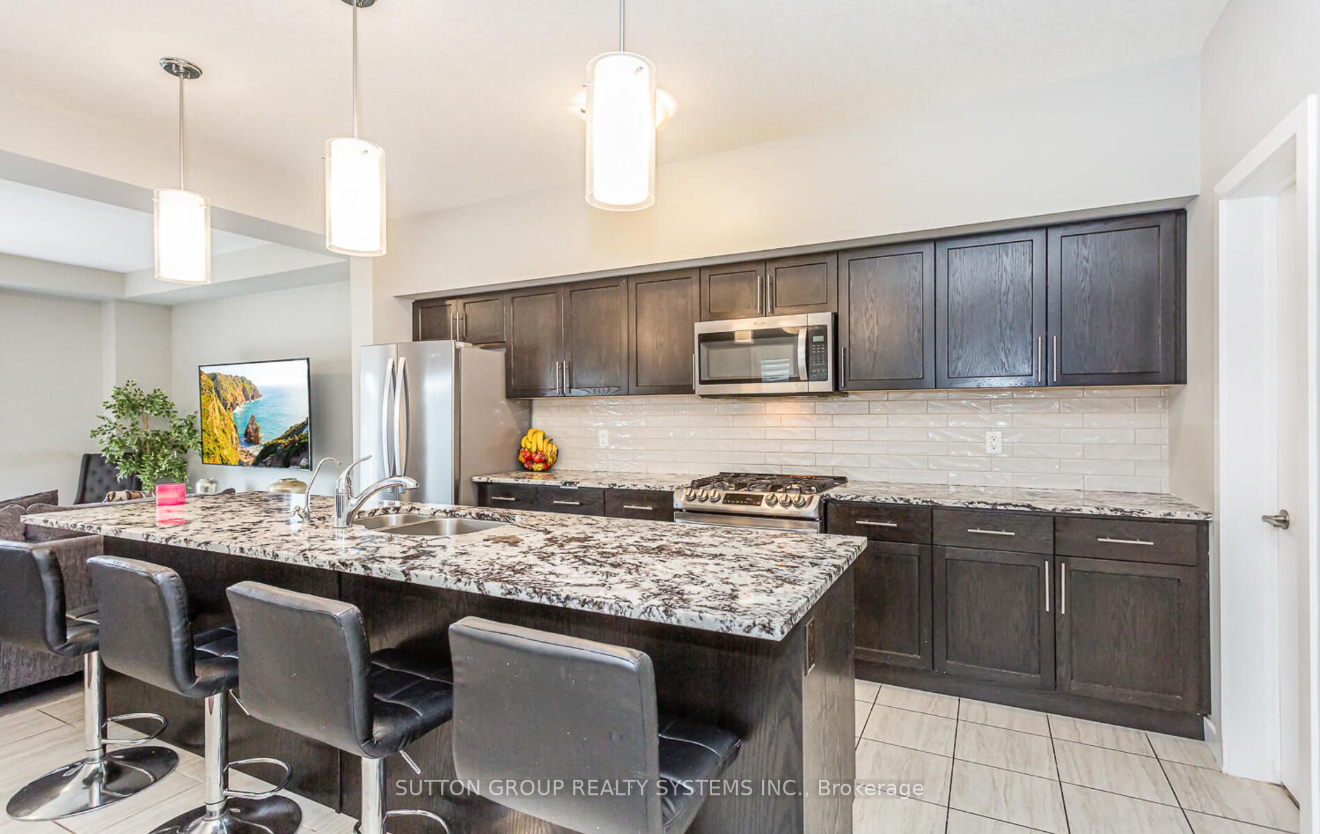 917 Robert Ferrie Drive Property Photo 12