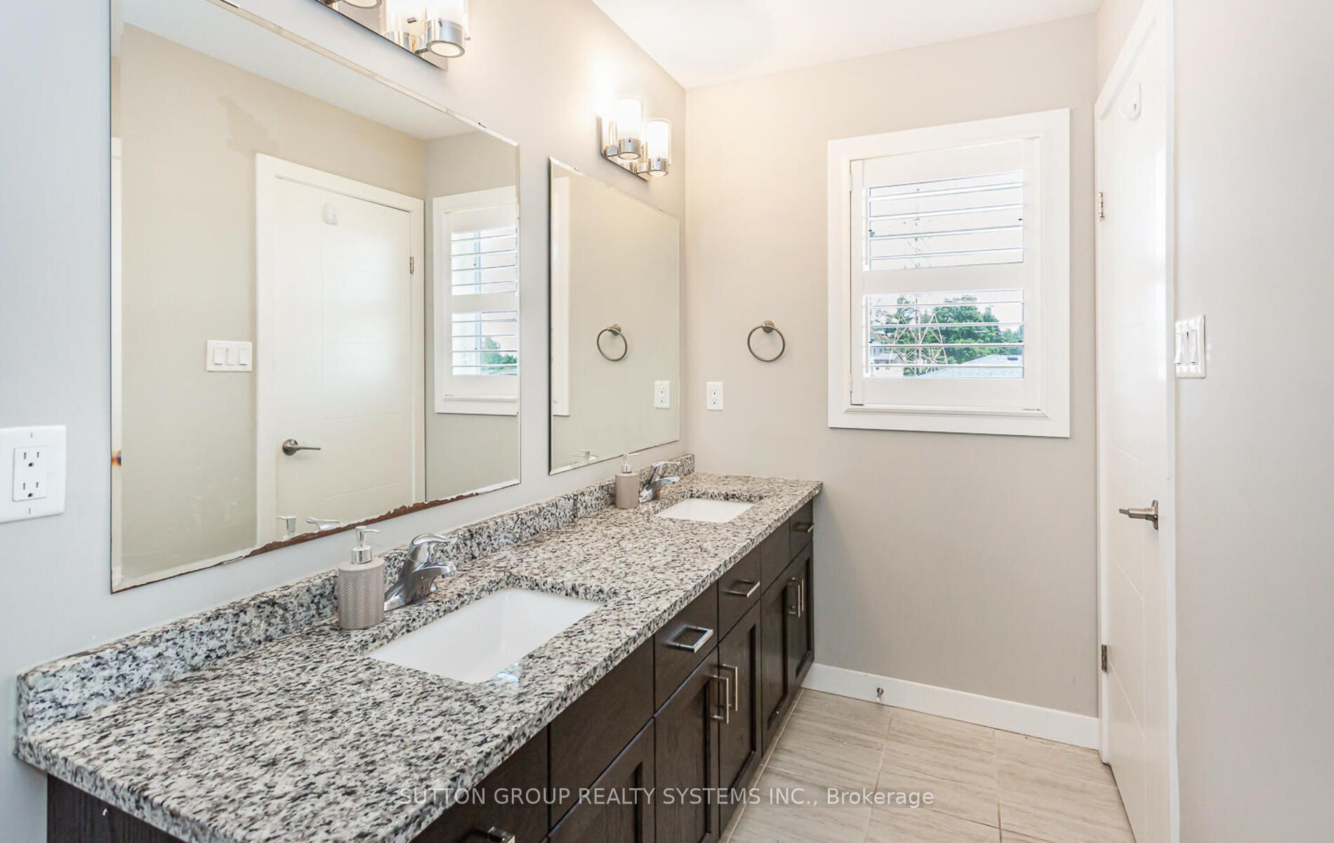 917 Robert Ferrie Drive Property Photo 23