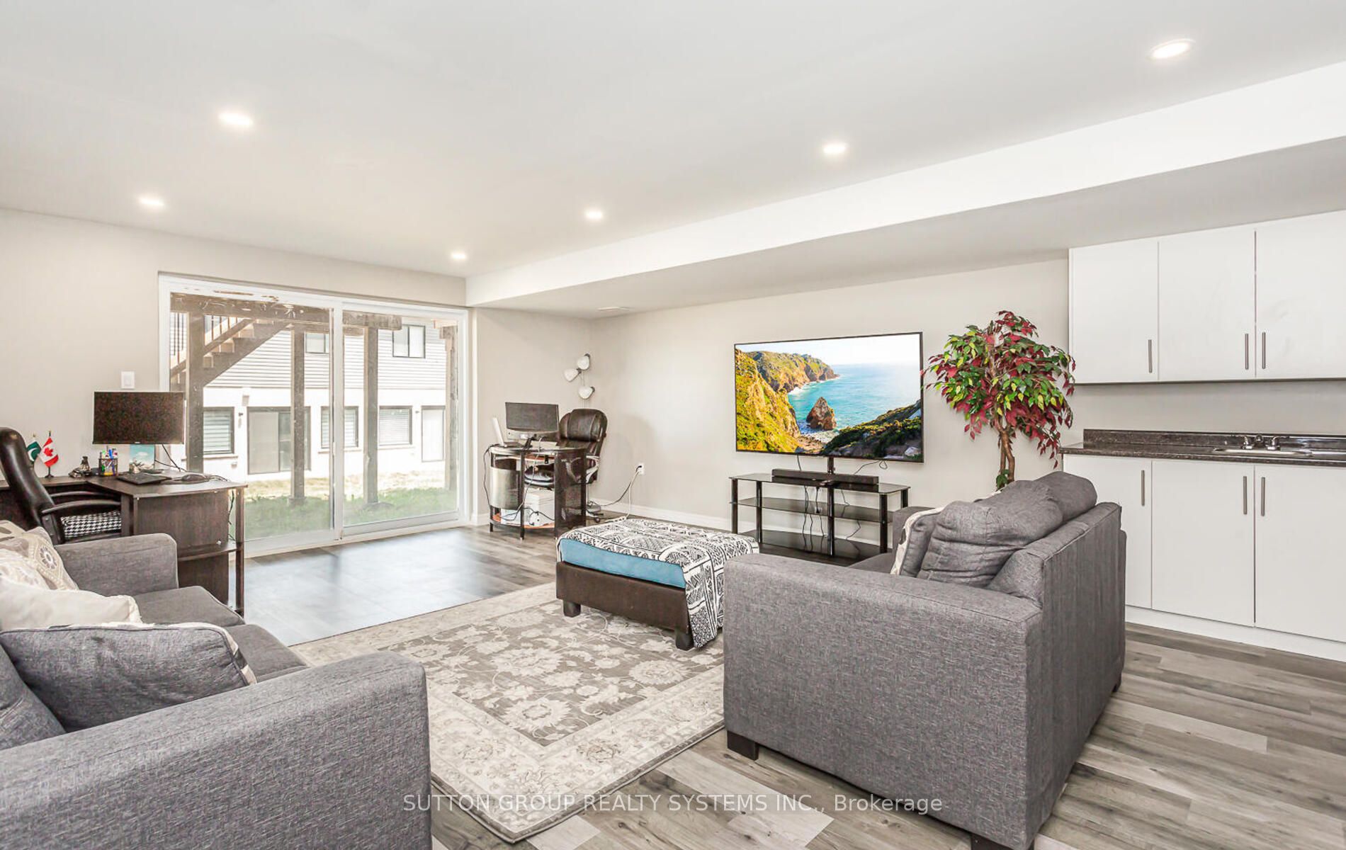 917 Robert Ferrie Drive Property Photo 30