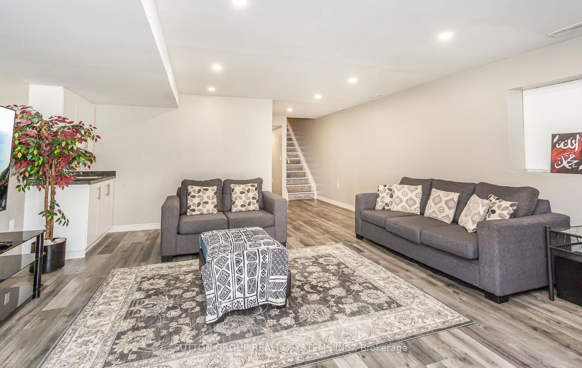 917 Robert Ferrie Drive Property Photo 32