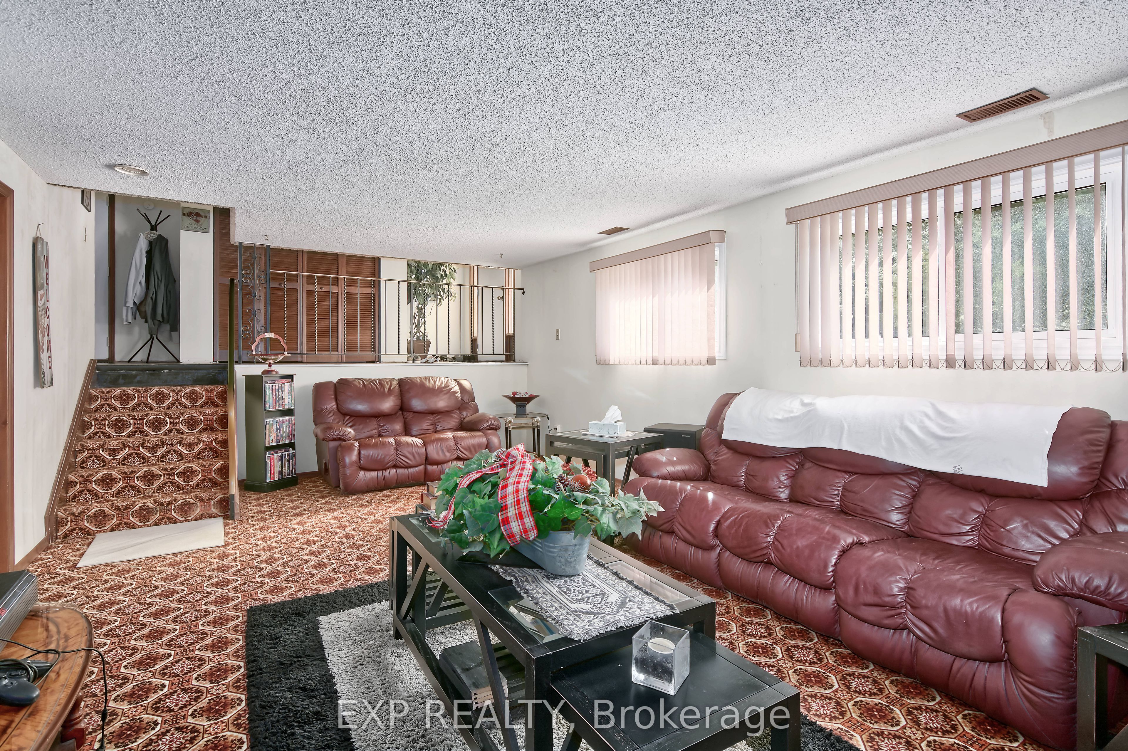 9995 Port Franks Estates Drive Property Photo 13