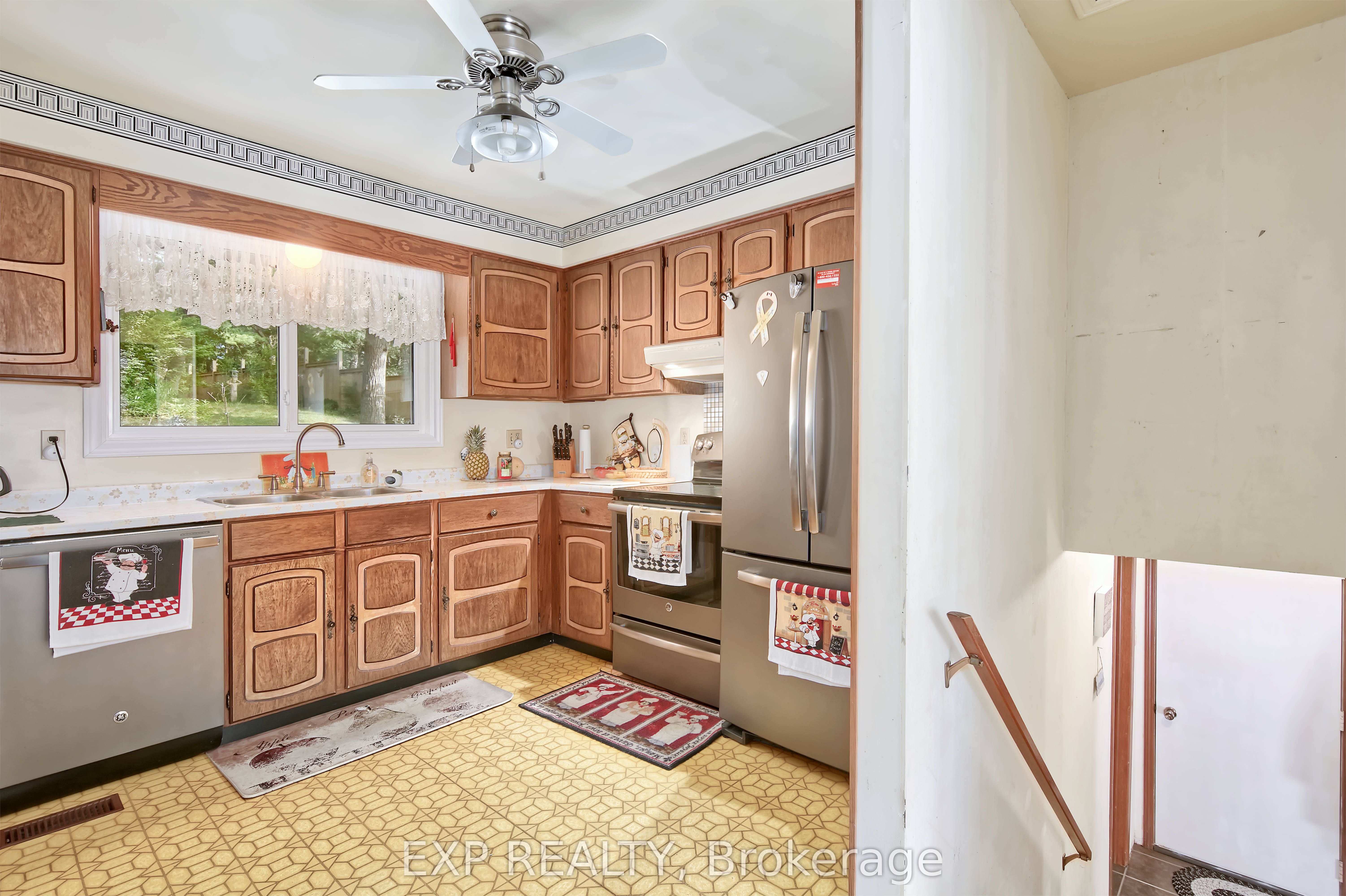 9995 Port Franks Estates Drive Property Photo 21