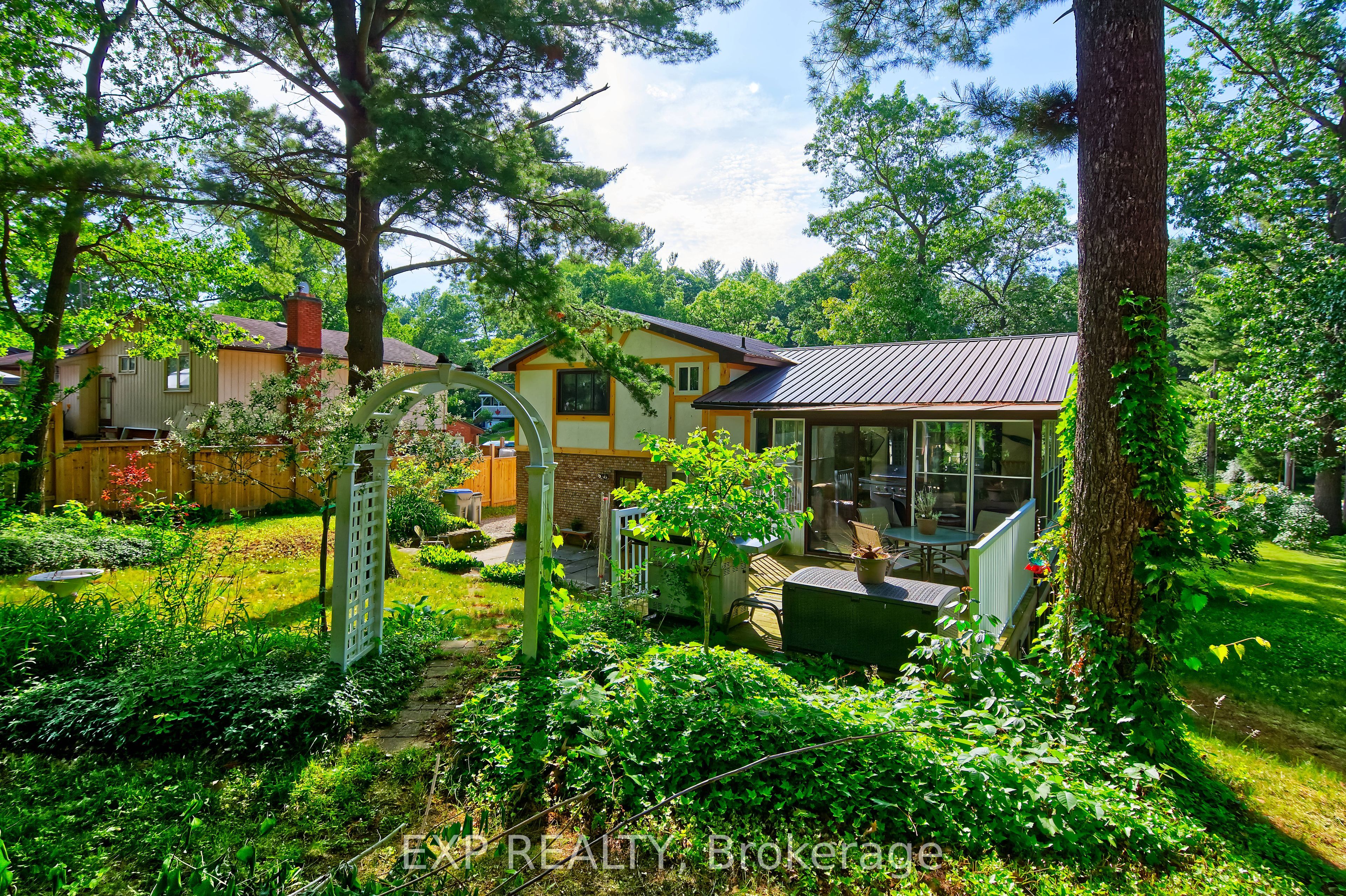 9995 Port Franks Estates Drive Property Photo 36