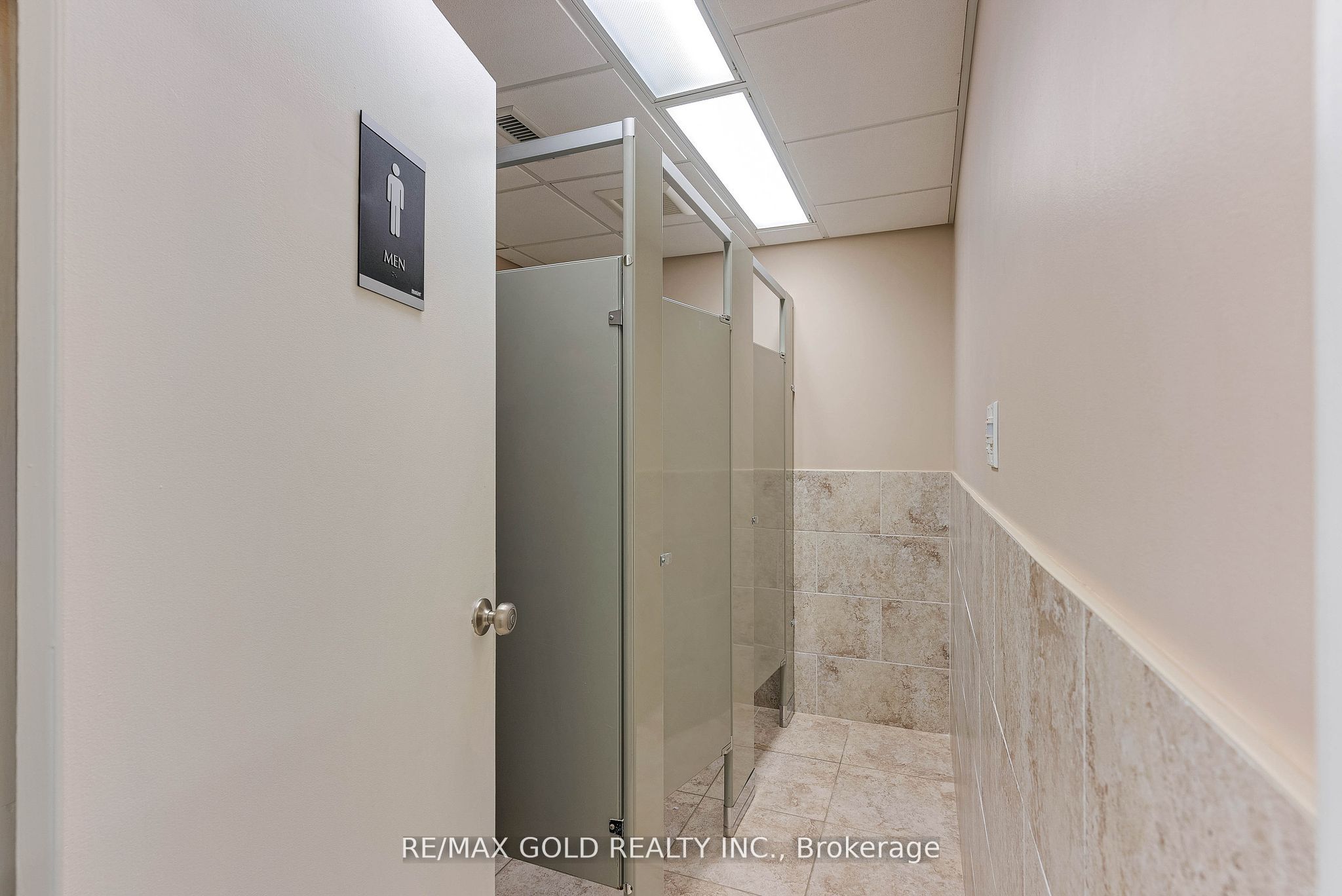 2109 Oxford Street E Property Photo 15