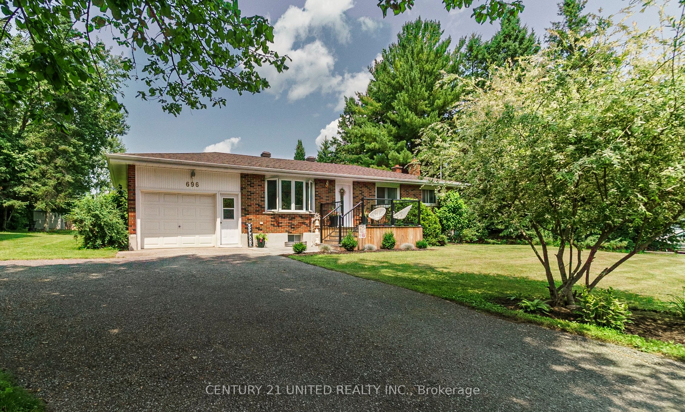696 Skyline Road Property Photo 1