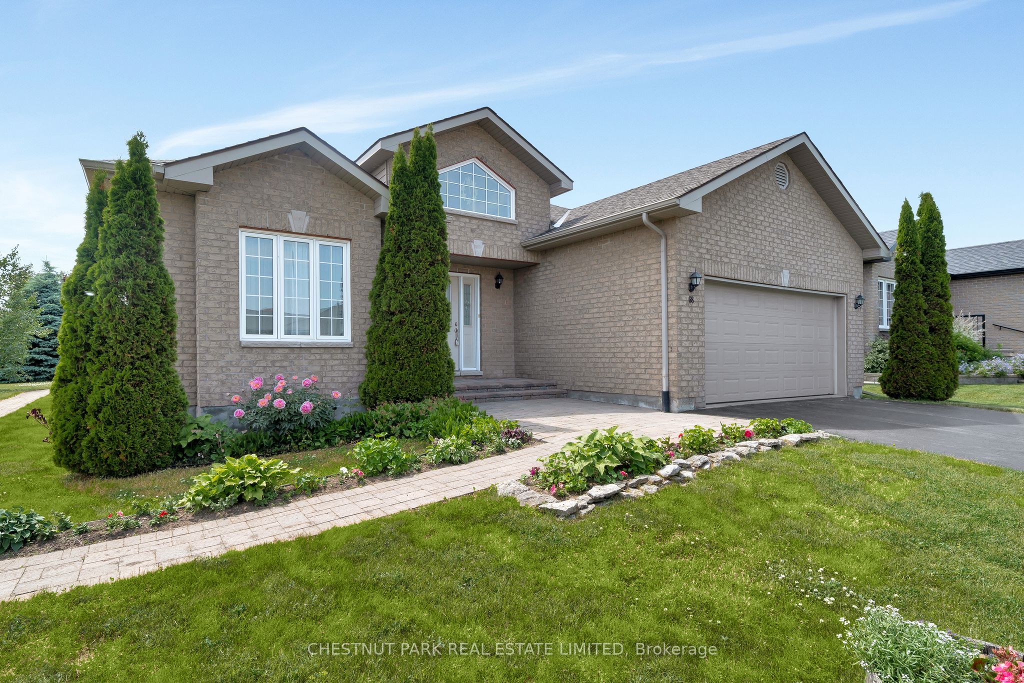 68 Maplehurst Crescent Property Photo 1