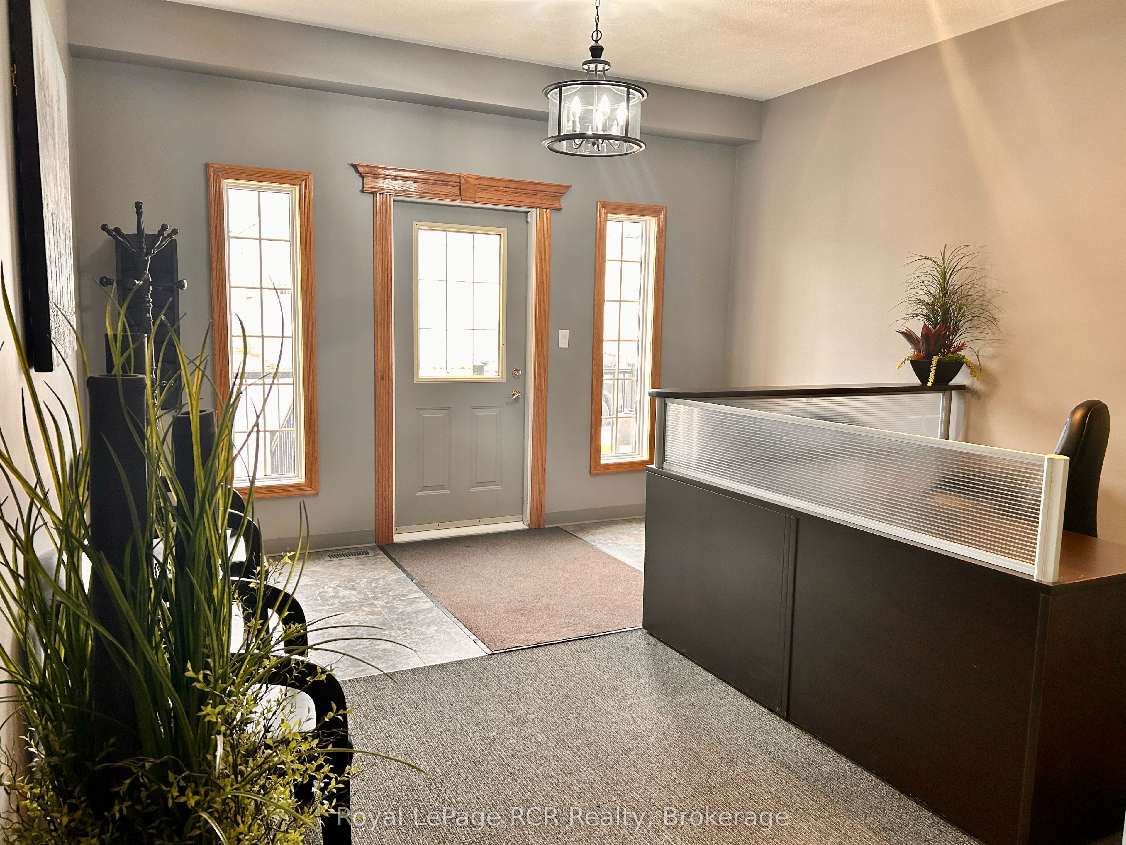 11 Durham Street E Property Photo 6