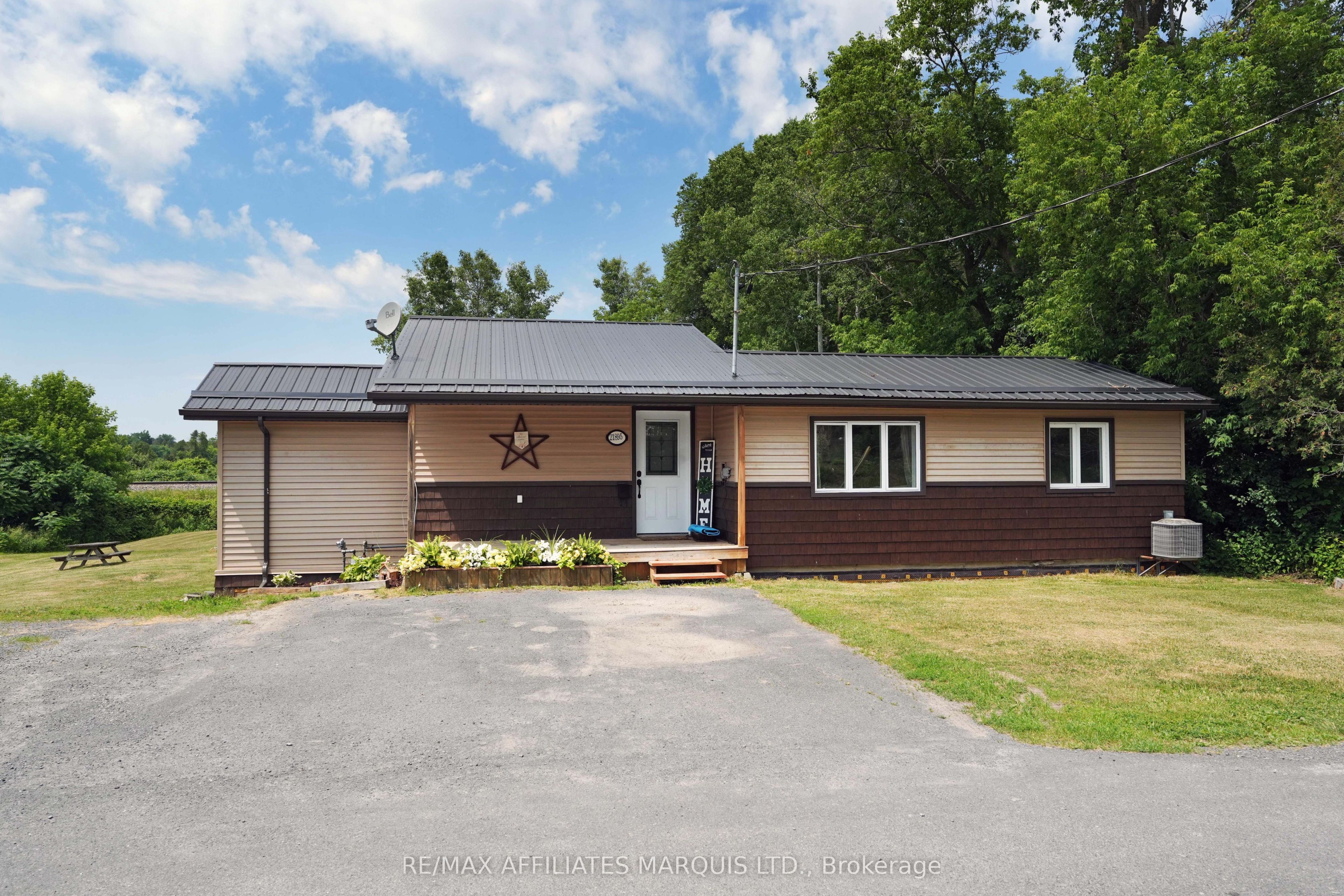 21895 Seguin Mill Street Property Photo 1